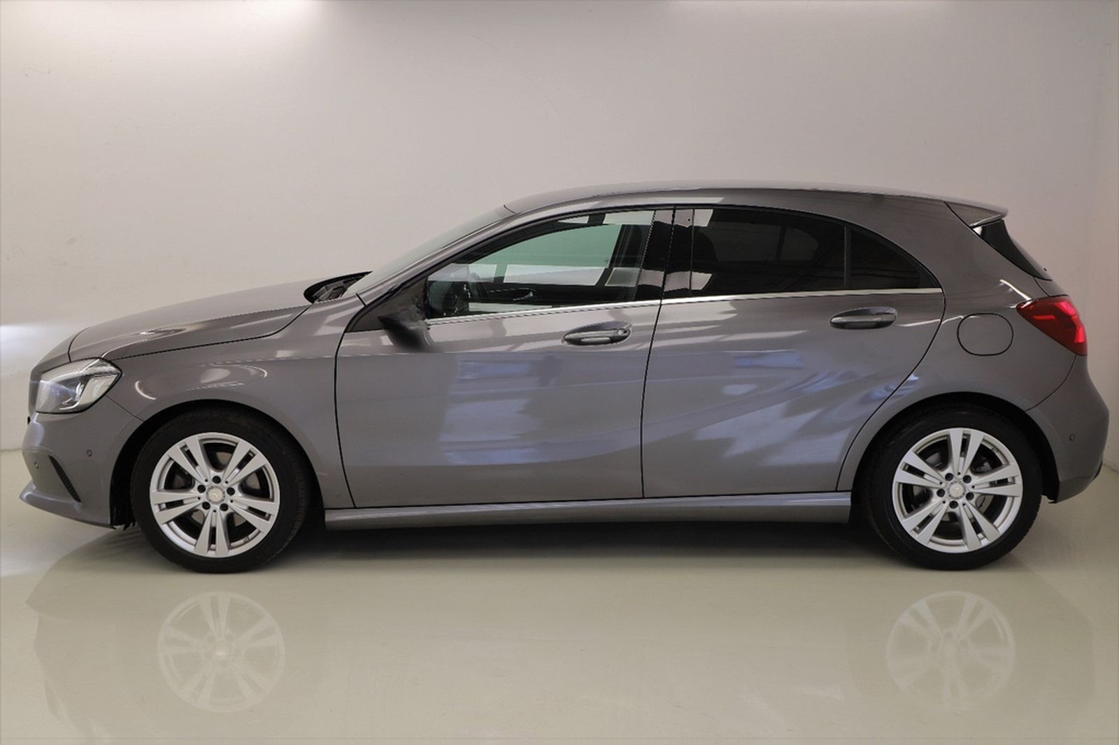 Mercedes-Benz A 200 156PS 7G Standheizung Memory H&K 1. Hand foto 4