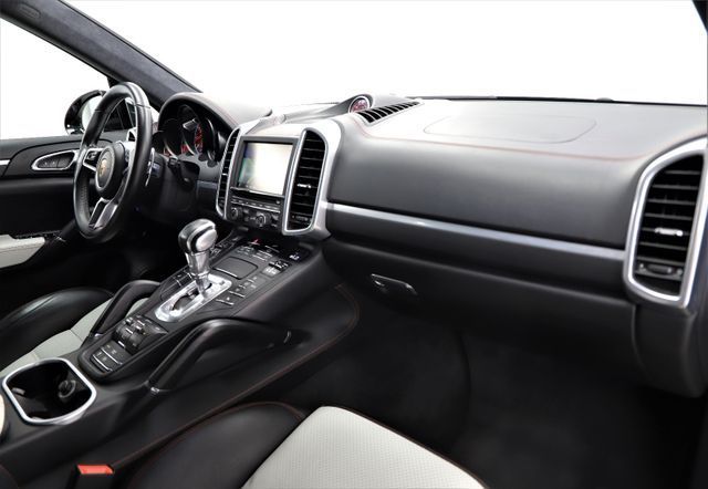 Porsche Cayenne 4.8 V8 570PS Turbo S Chrono Pano Keramik foto 14
