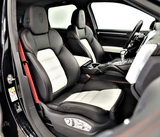 Porsche Cayenne 4.8 V8 570PS Turbo S Chrono Pano Keramik foto 15