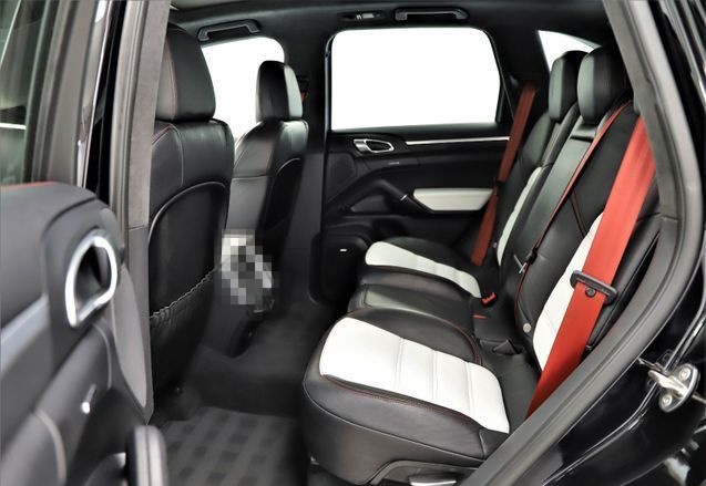 Porsche Cayenne 4.8 V8 570PS Turbo S Chrono Pano Keramik foto 16