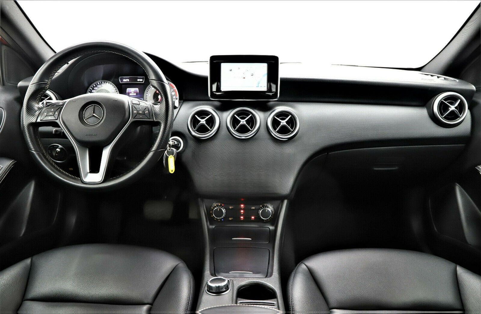 Mercedes-Benz A 250 4Matic 211PS Urban Line 7G DCT Kamera Totw foto 29