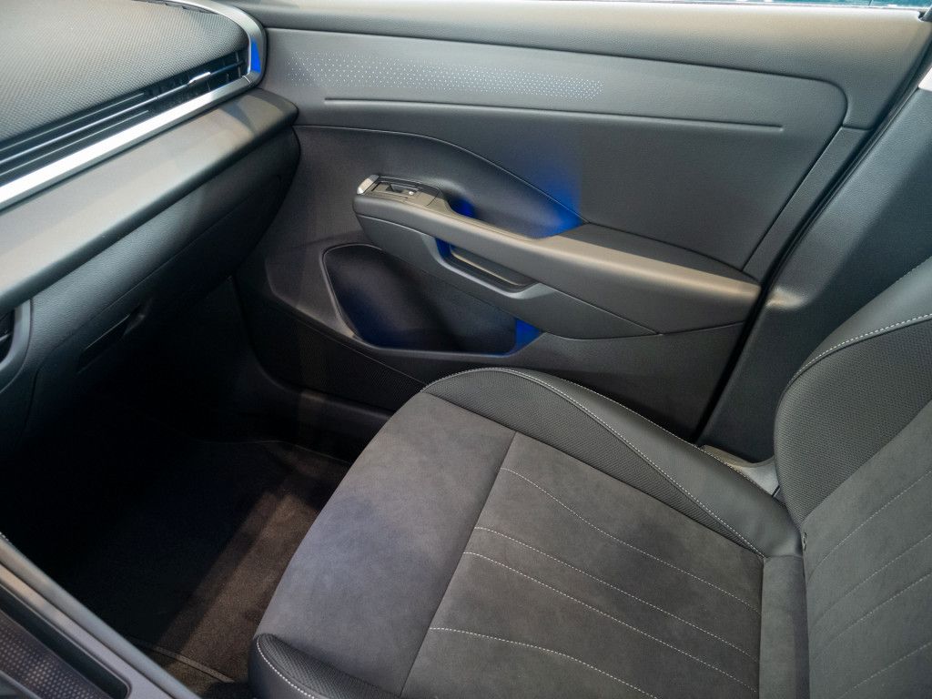 Volkswagen T-Roc Style eTSI DSG ACC PANO HUD MATRIX-LED SHZ foto 14
