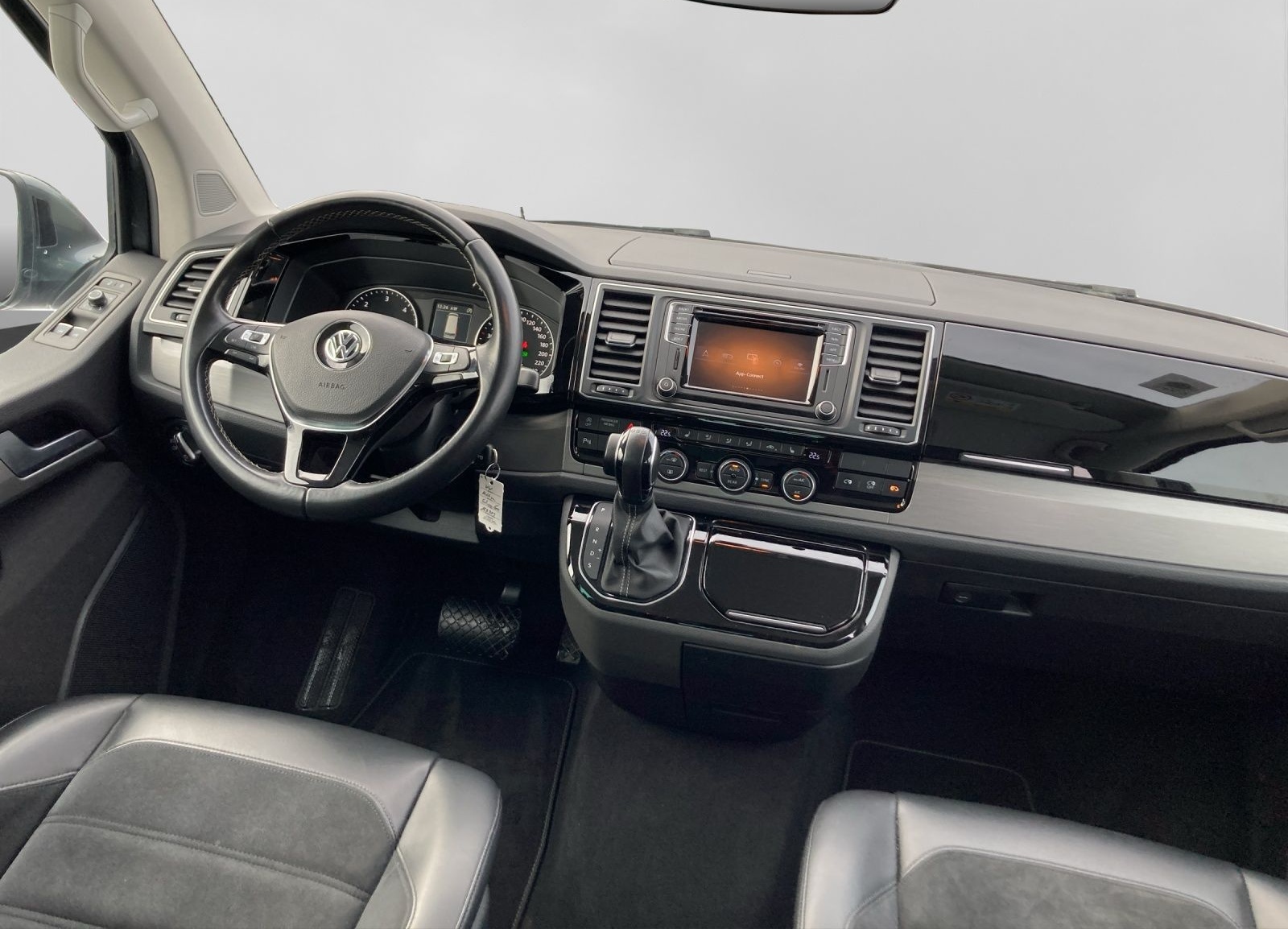 Volkswagen T6 Multivan TDI DSG GENERATION SIX LED STANDHZ N foto 5