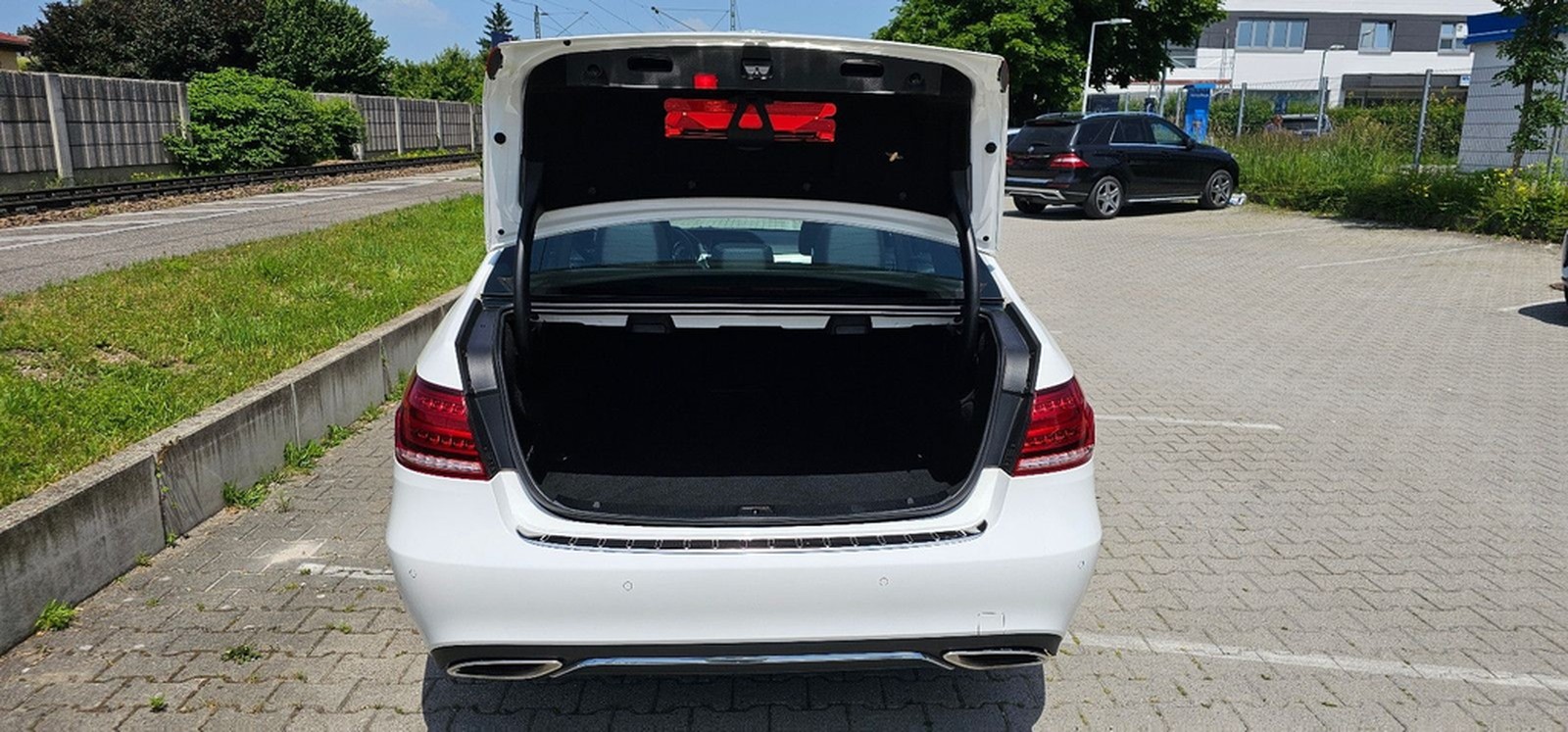 Mercedes-Benz E*200*CGI*Lim.*7G-TRONIC*Avantgarde*LED*SHD* foto 12