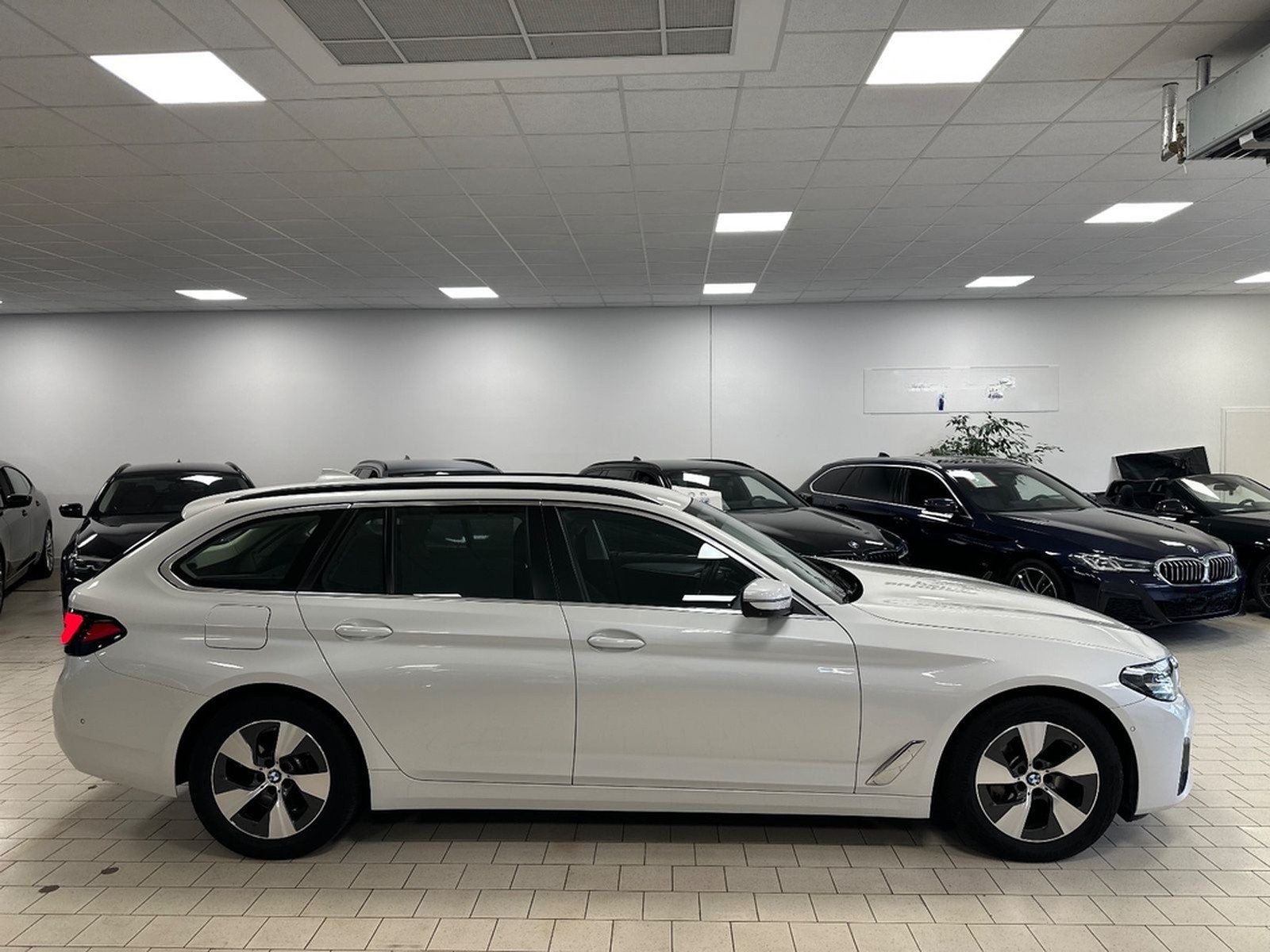 BMW 530d xDrive HUD/Park&DriveAss/SportLederSitze foto 11