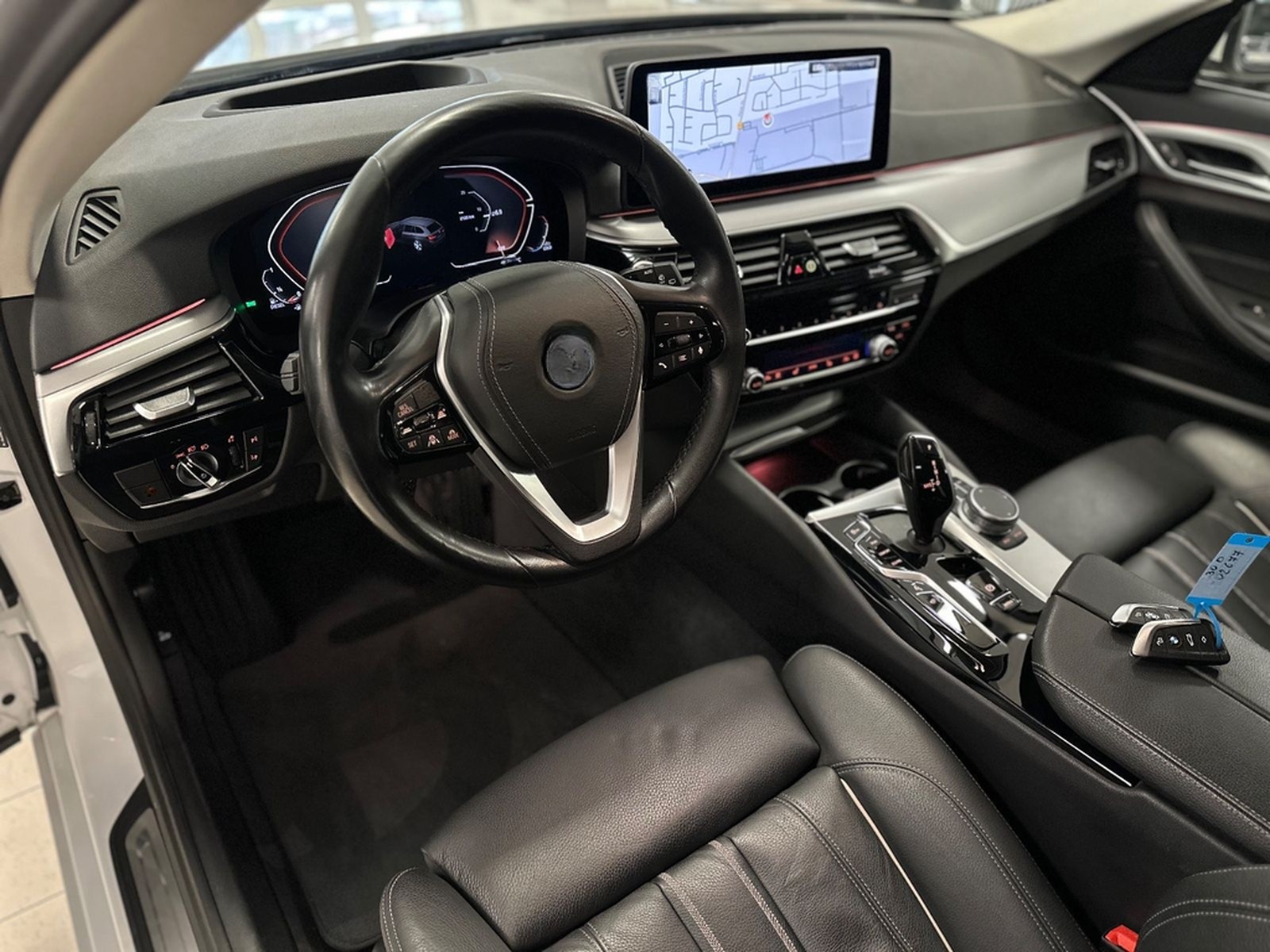 BMW 530d xDrive HUD/Park&DriveAss/SportLederSitze foto 13