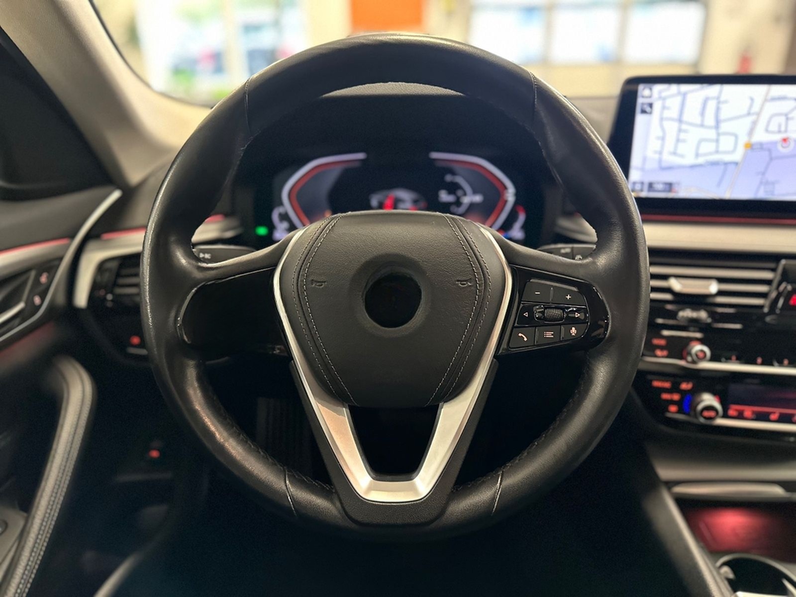 BMW 530d xDrive HUD/Park&DriveAss/SportLederSitze foto 15