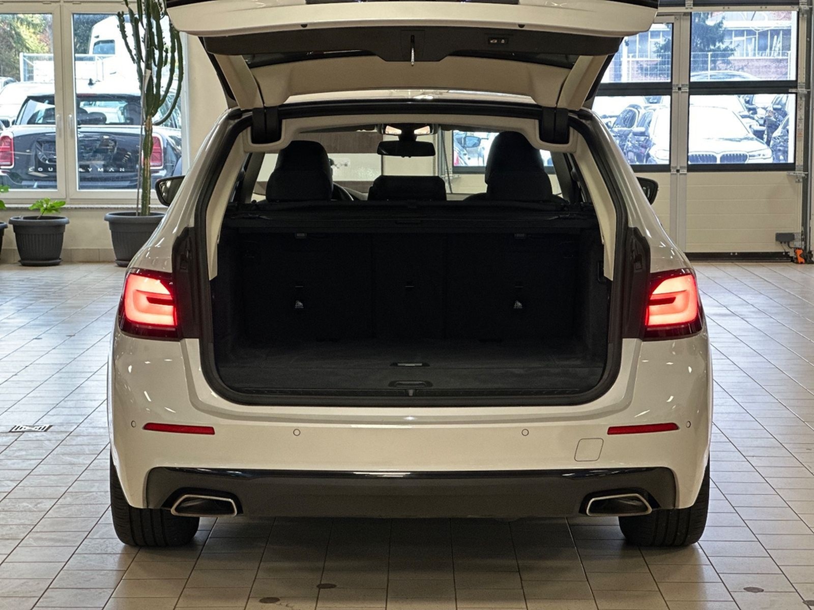 BMW 530d xDrive HUD/Park&DriveAss/SportLederSitze foto 21