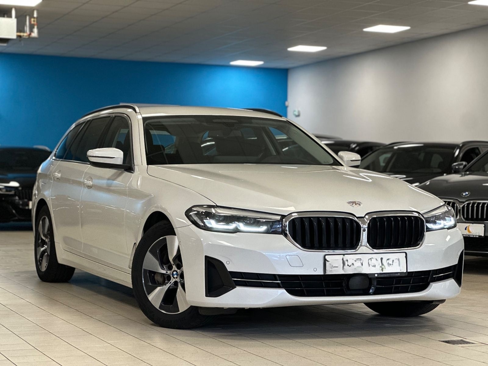BMW 530d xDrive HUD/Park&DriveAss/SportLederSitze foto 27