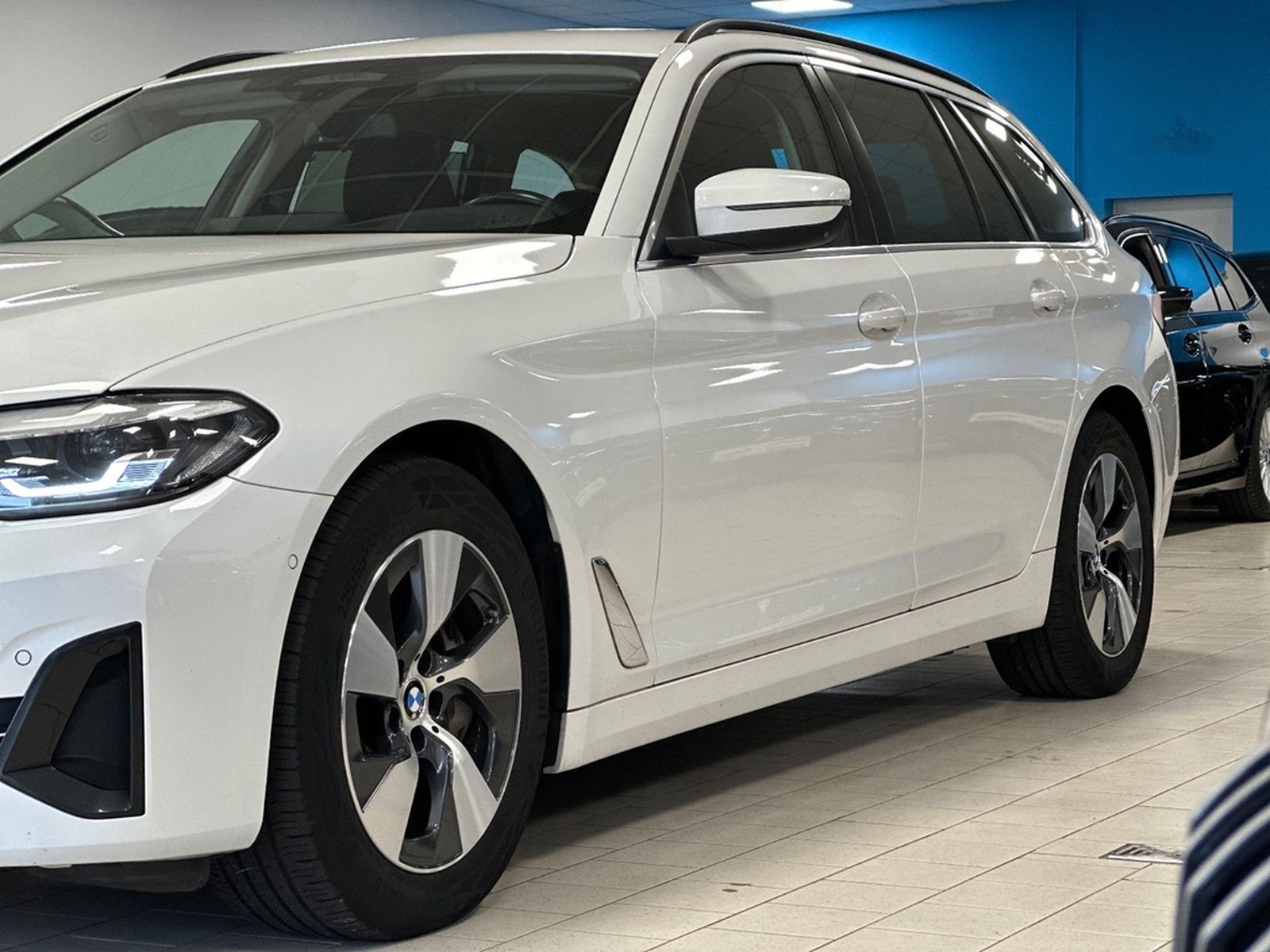BMW 530d xDrive HUD/Park&DriveAss/SportLederSitze foto 29