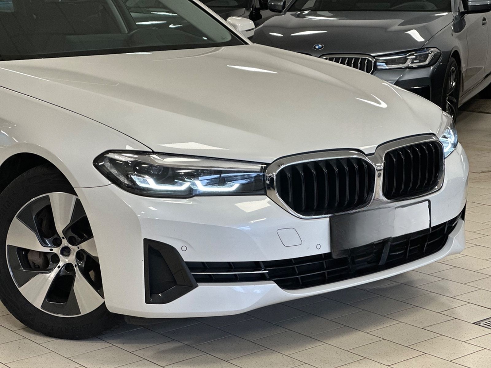 BMW 530d xDrive HUD/Park&DriveAss/SportLederSitze foto 4