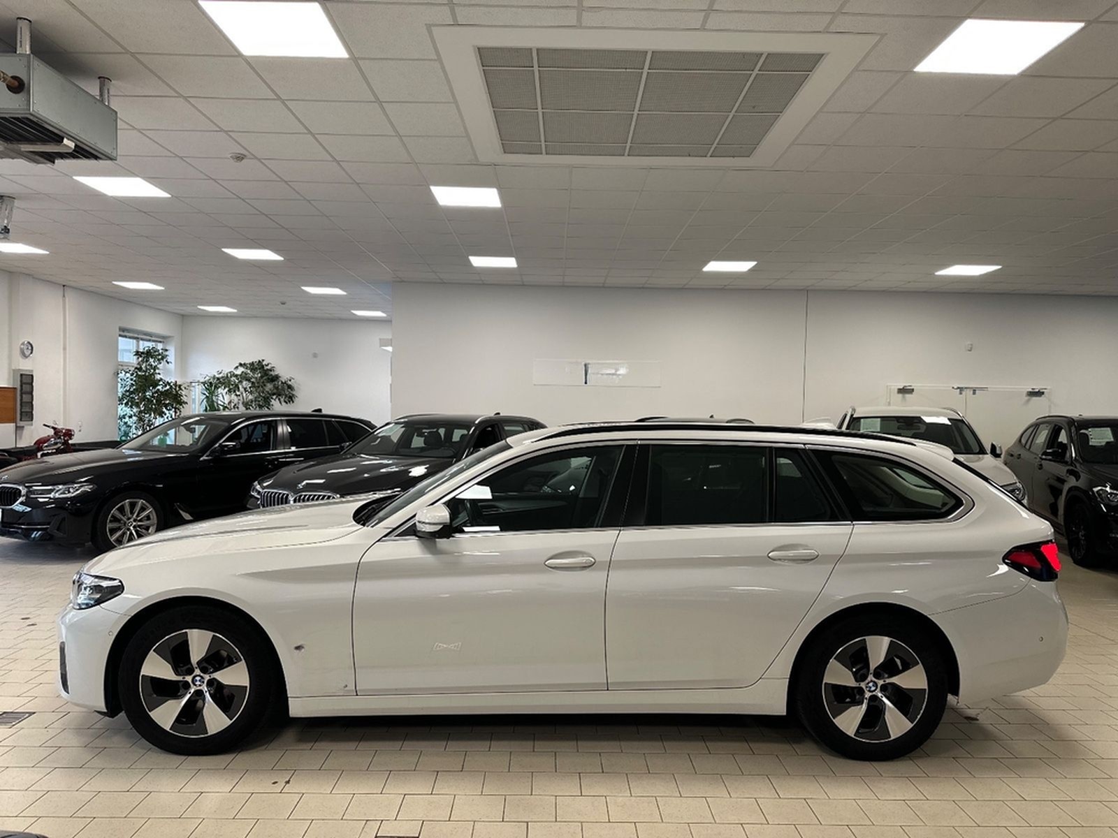 BMW 530d xDrive HUD/Park&DriveAss/SportLederSitze foto 7