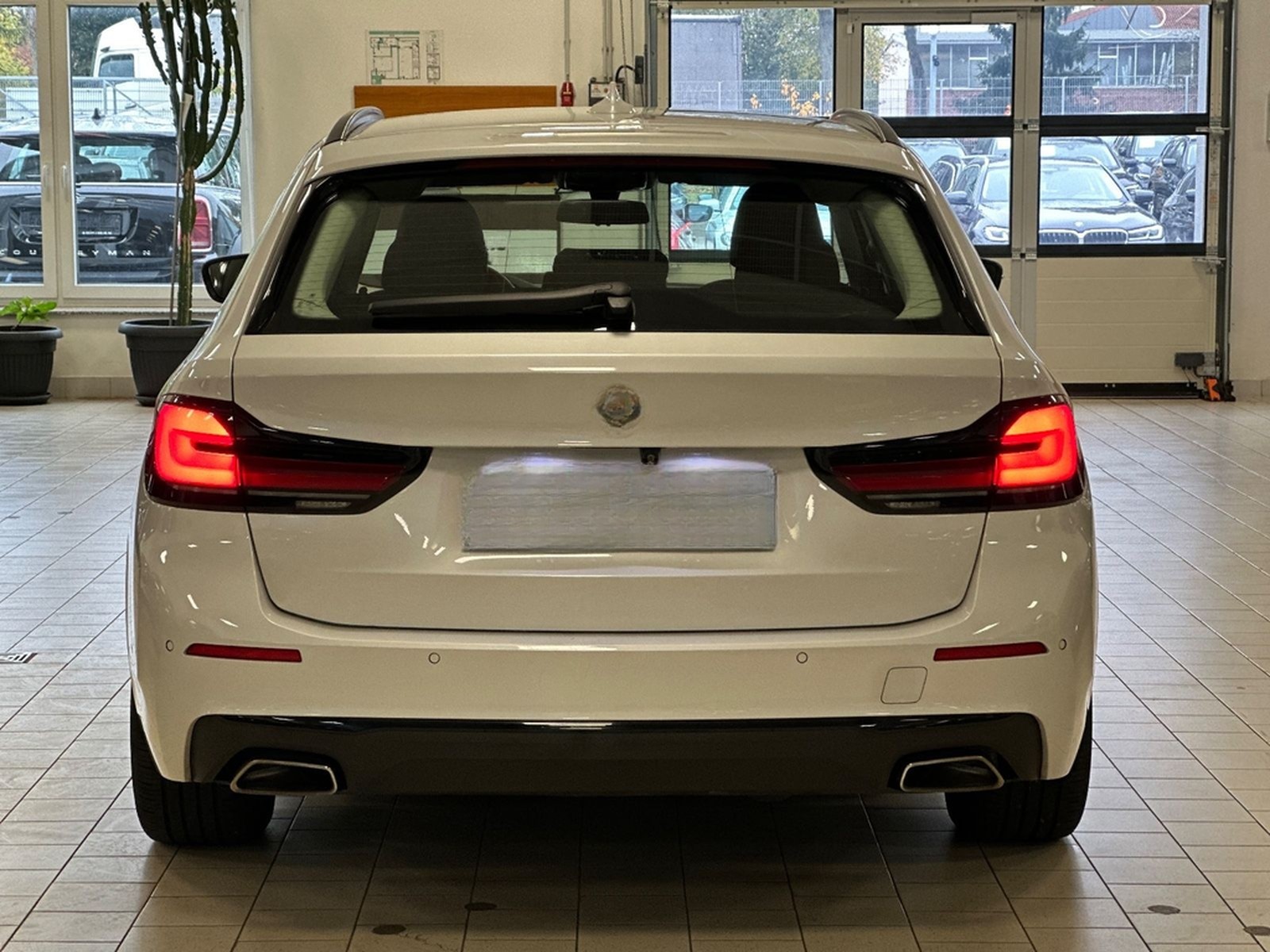 BMW 530d xDrive HUD/Park&DriveAss/SportLederSitze foto 9