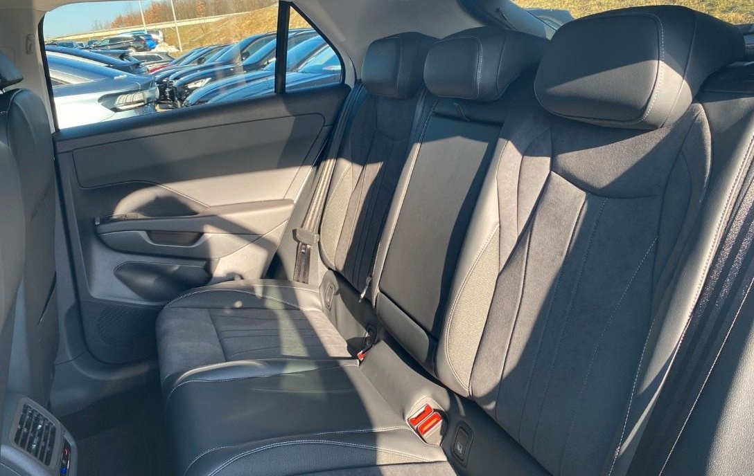 Volkswagen T-Roc Style 1.5 DSG AHK Ganzjahres LED ACC Park foto 13