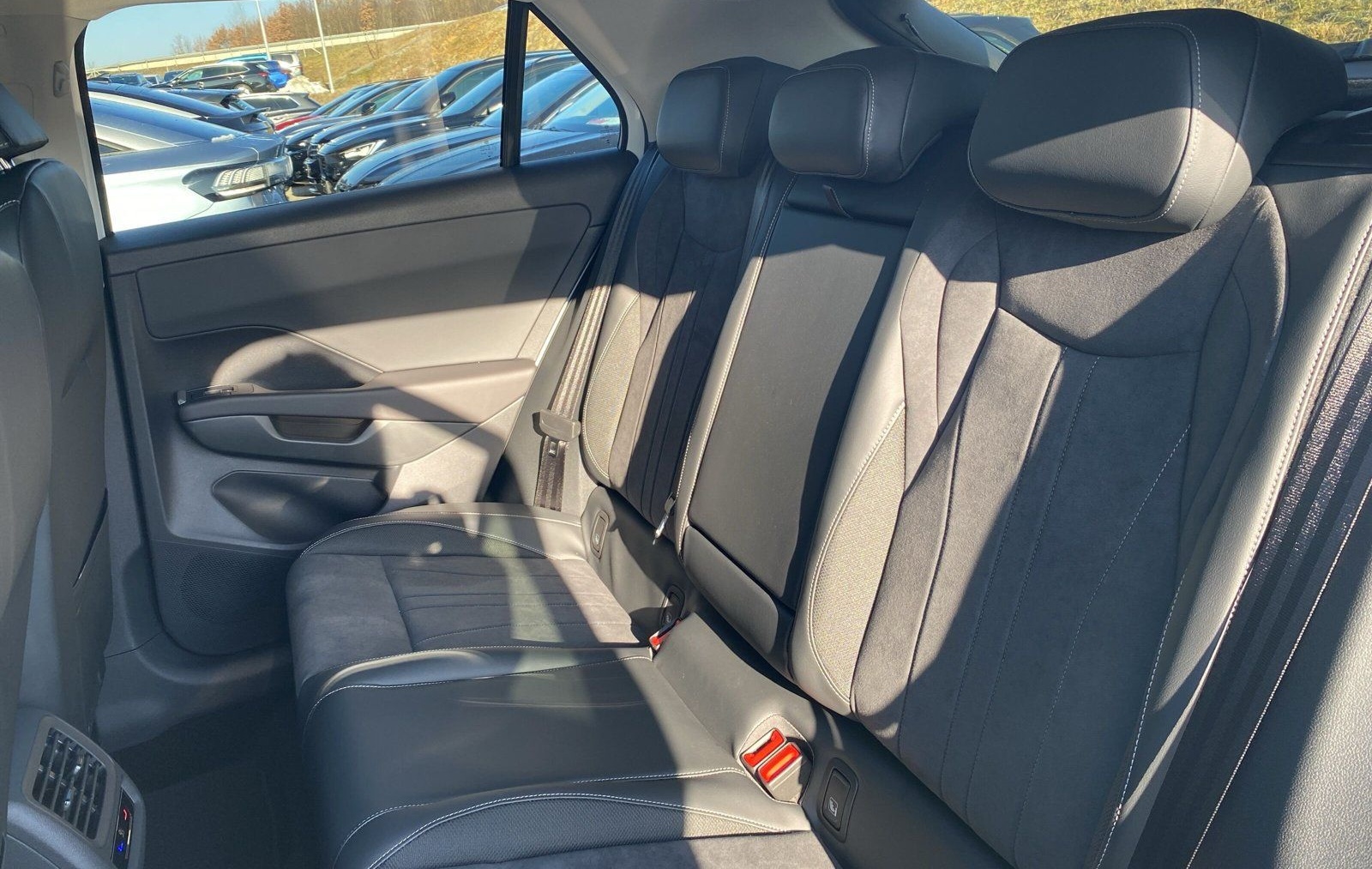 Volkswagen T-Roc Style 1.5 DSG AHK Ganzjahres LED ACC ISOFI foto 13