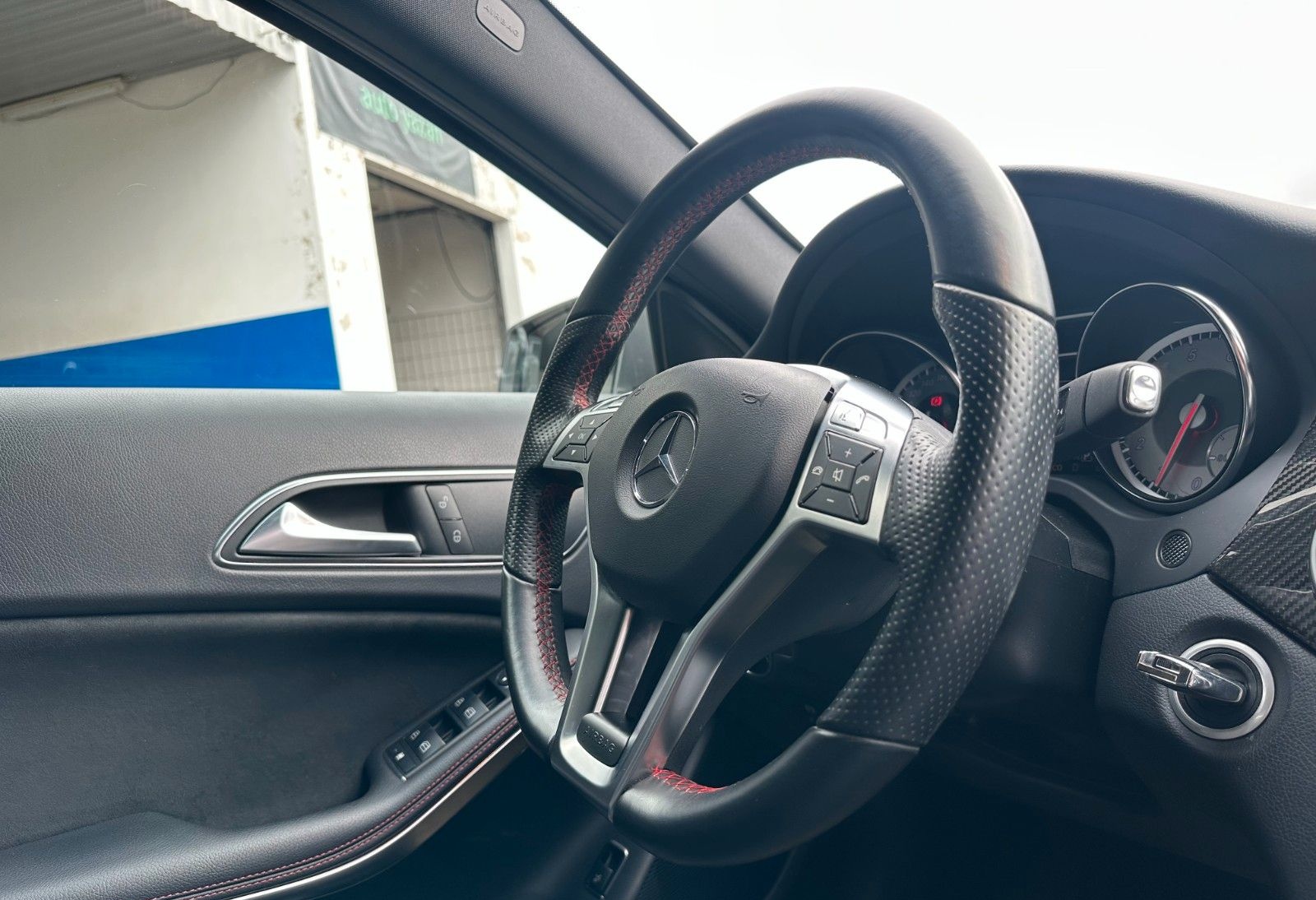 Mercedes-Benz GLA 250 GLA -Klasse 4Matic AMG Line LED / AHK foto 15