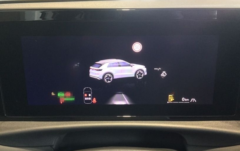 Volkswagen T-ROC R-Line 18"LM 3AC+ LED+ Kessy RCam Ambi30 L foto 9