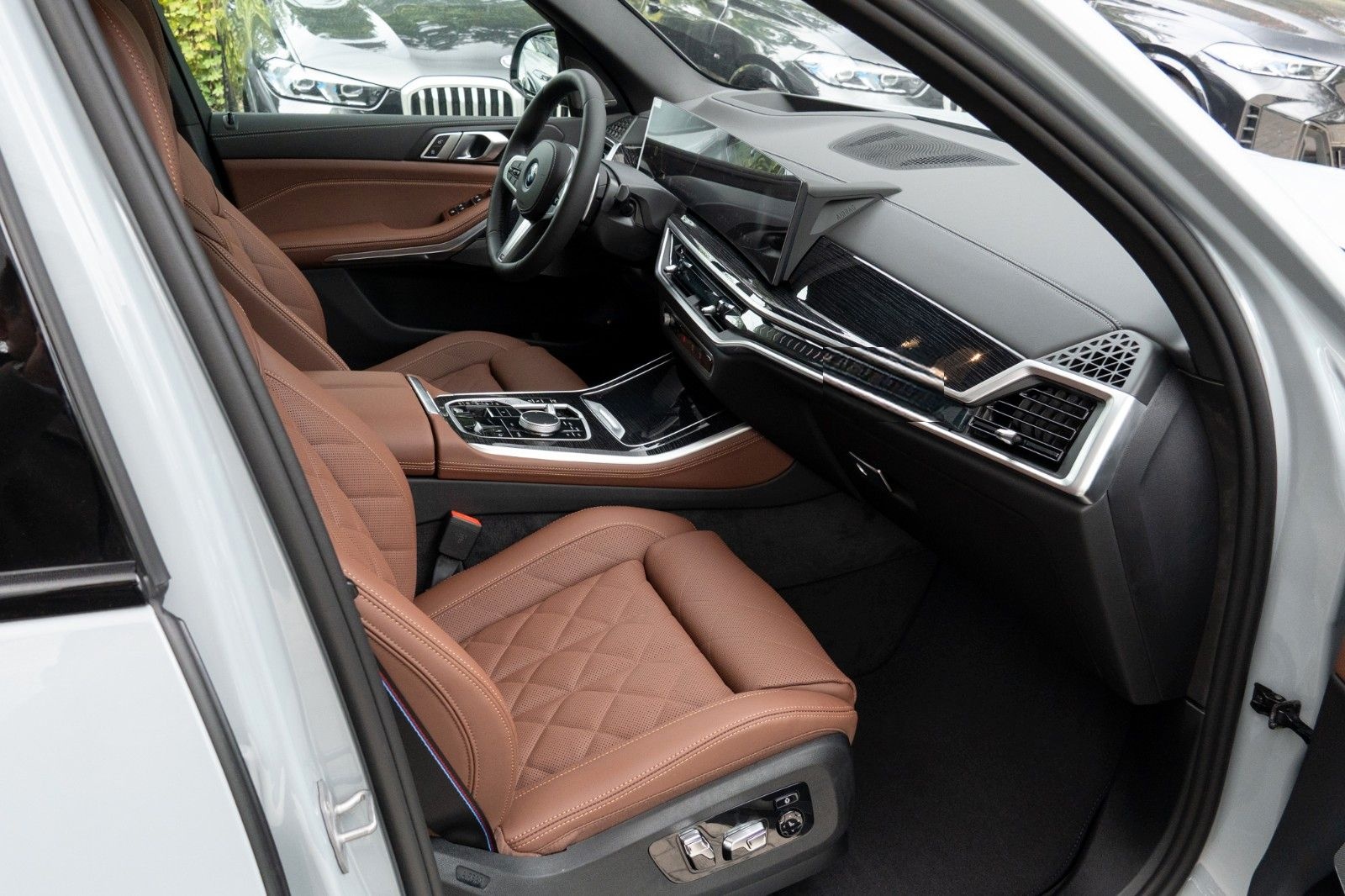 BMW X5 50e M SPORT.LUFTF.PANO.DR.ASS.H/K.360.AHK.22" foto 12