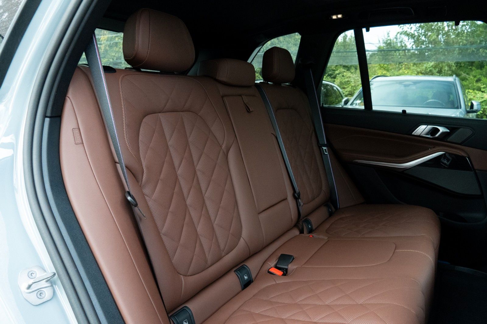 BMW X5 50e M SPORT.LUFTF.PANO.DR.ASS.H/K.360.AHK.22" foto 15