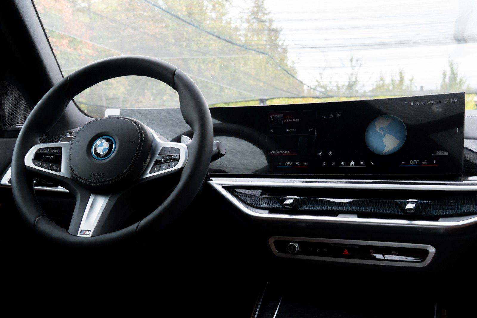 BMW X5 50e M SPORT.LUFTF.PANO.DR.ASS.H/K.360.AHK.22" foto 9