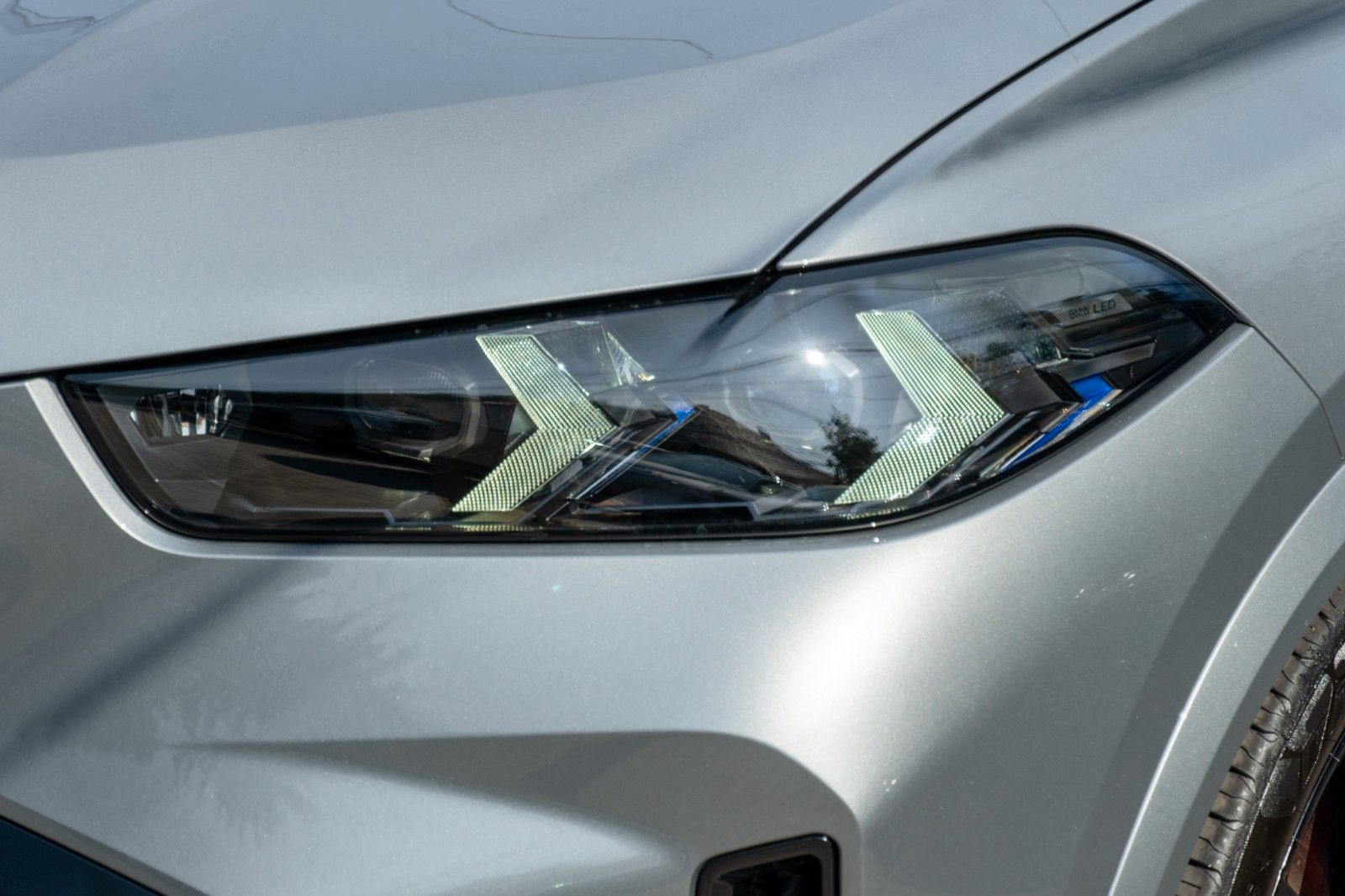 BMW X5 50e M SPORT.LUFTF.PANO.DR.ASS.H/K.HUD.AHK.22" foto 8