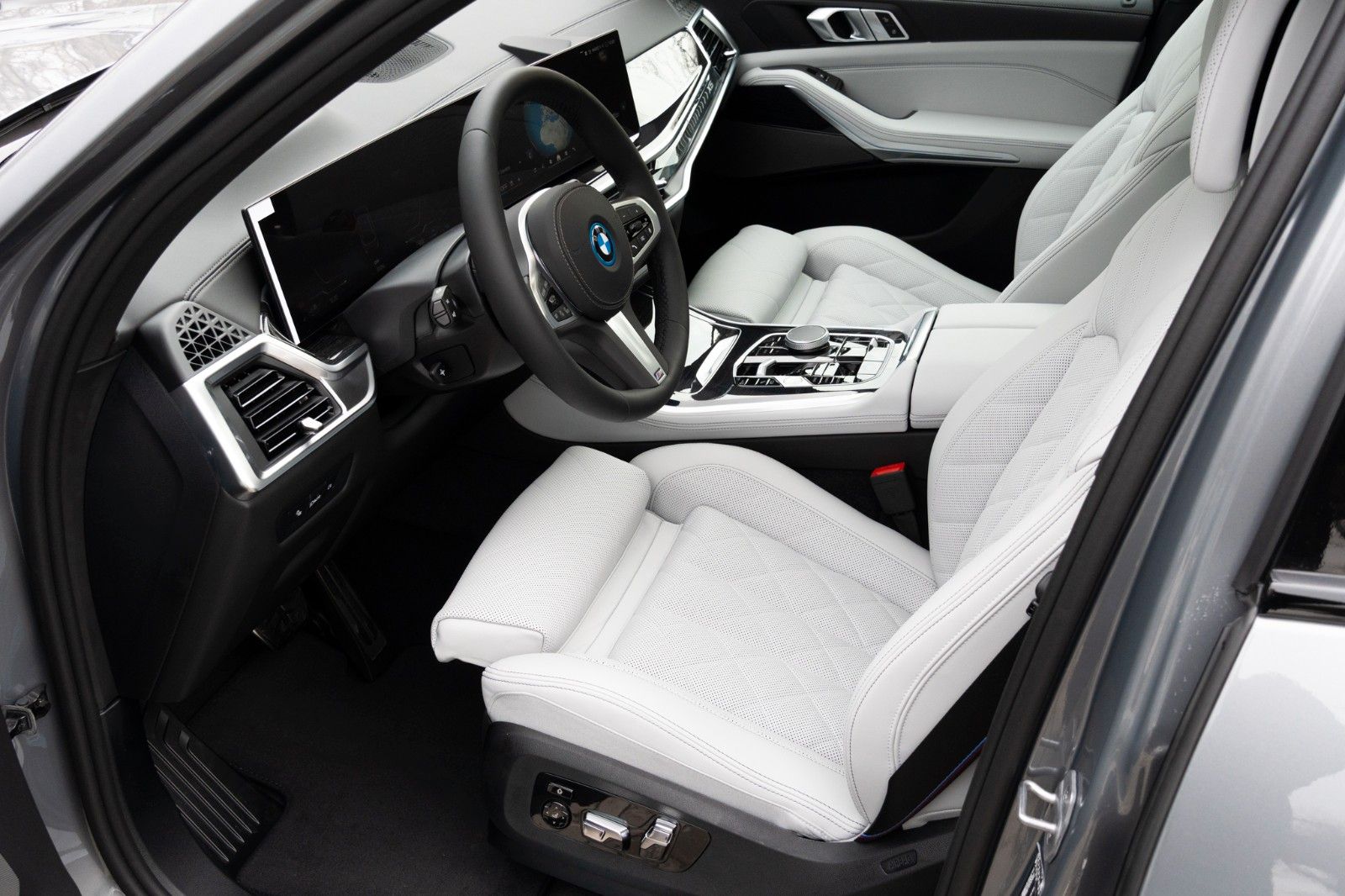 BMW X5 50e M SPORT.LUFTF.PANO.DR.ASS.PRO.360.22".AHK foto 11