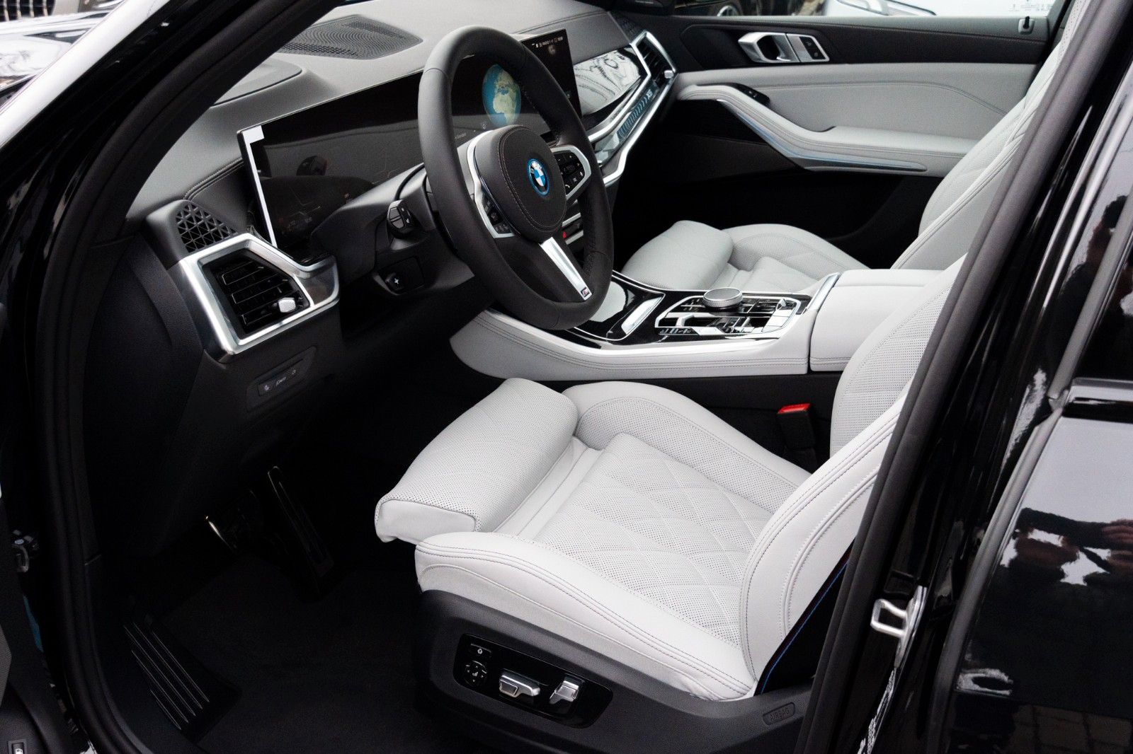 BMW X5 50e M SPORT.LUFTF.PANO.DR.ASS.PRO.360.AHK.22" foto 10