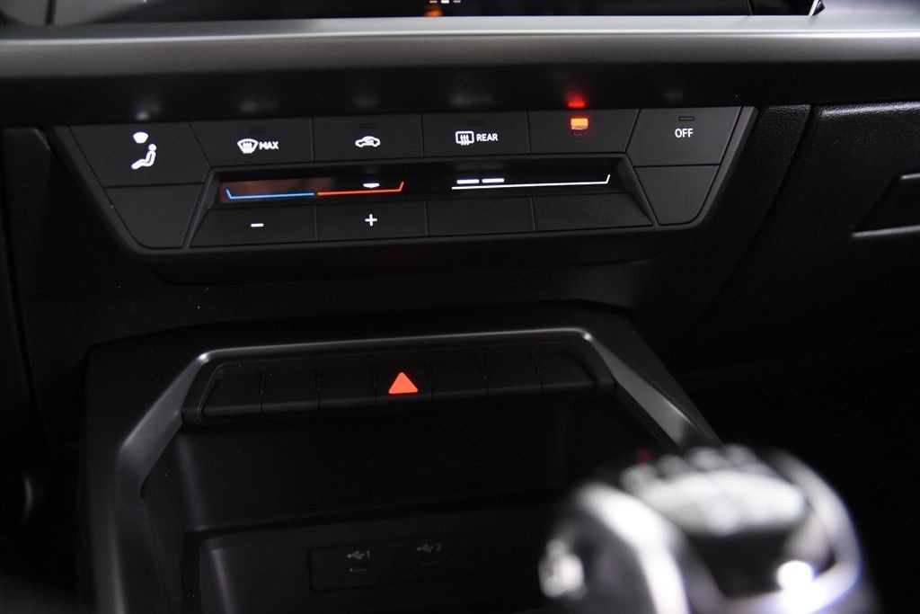 Audi A3 35 TFSI Limosine *1.Hand*Navi*DAB* foto 12