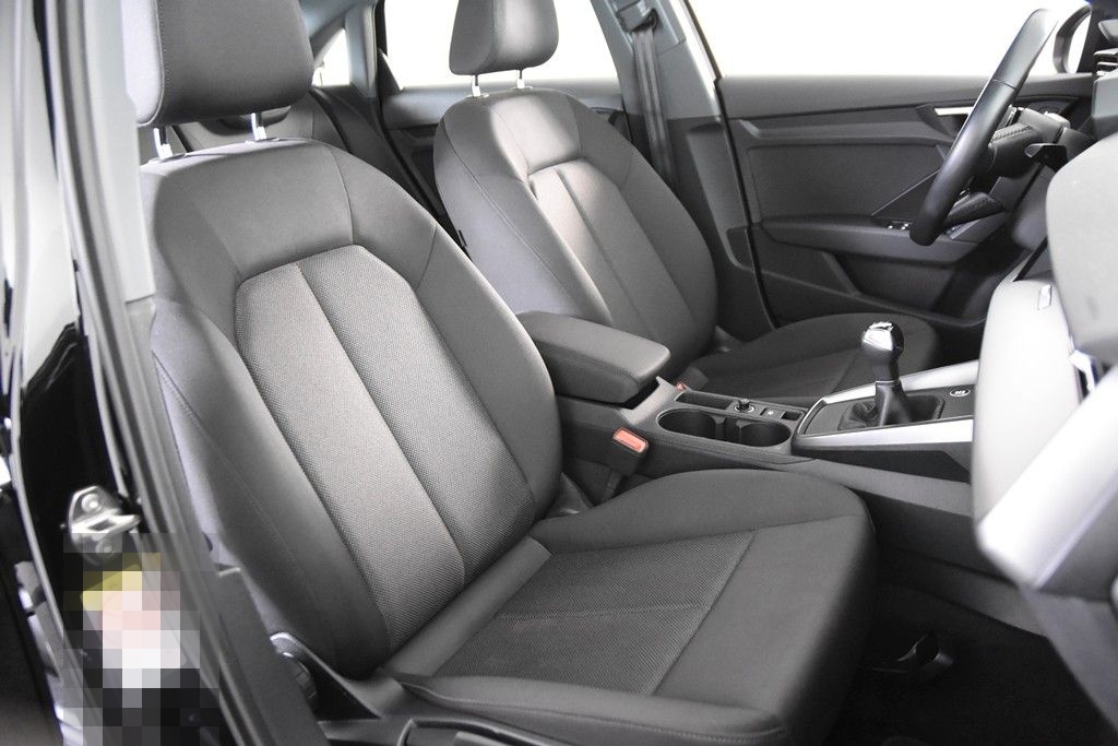 Audi A3 35 TFSI Limosine *1.Hand*Navi*DAB* foto 3