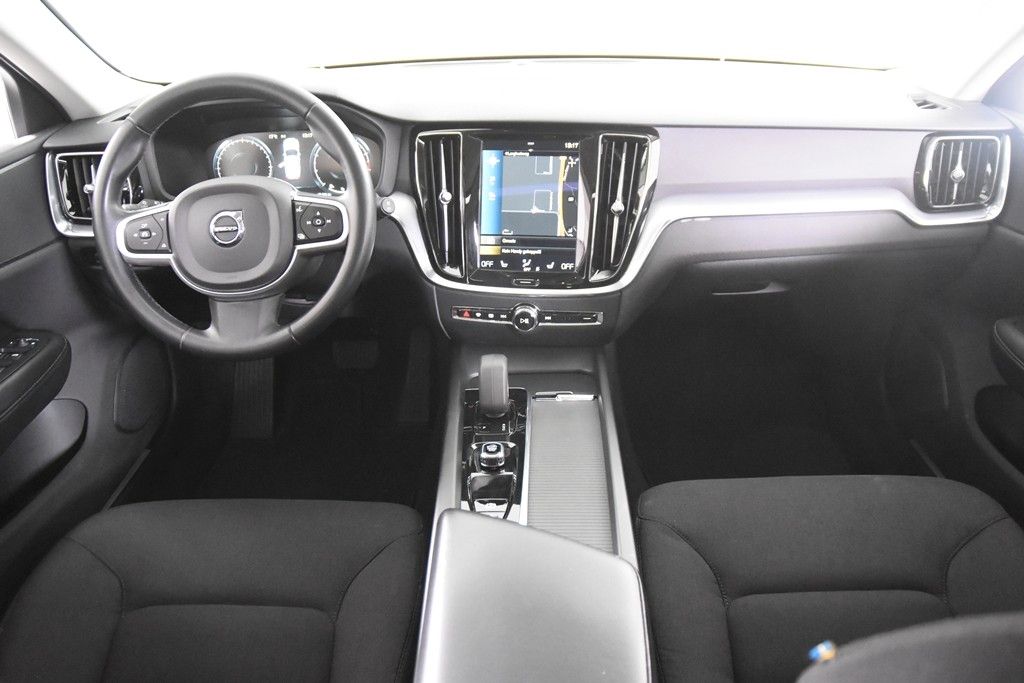 Volvo V60 B3 Momentum *1.Hand*Pano.*SHZ*Navi* foto 2