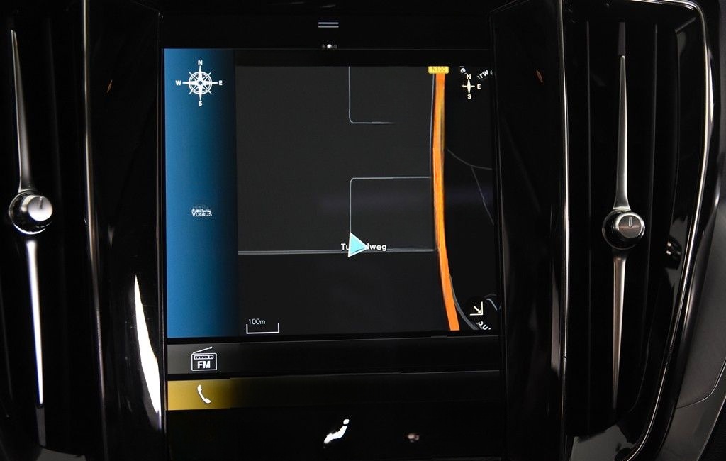 Volvo V60 B3 Momentum *1.Hand*Pano.*SHZ*Navi* foto 16