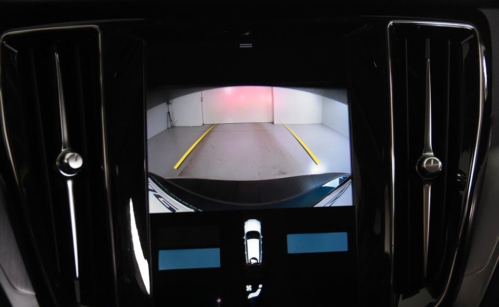 Volvo V60 B3 Momentum *1.Hand*Pano.*SHZ*Navi* foto 18