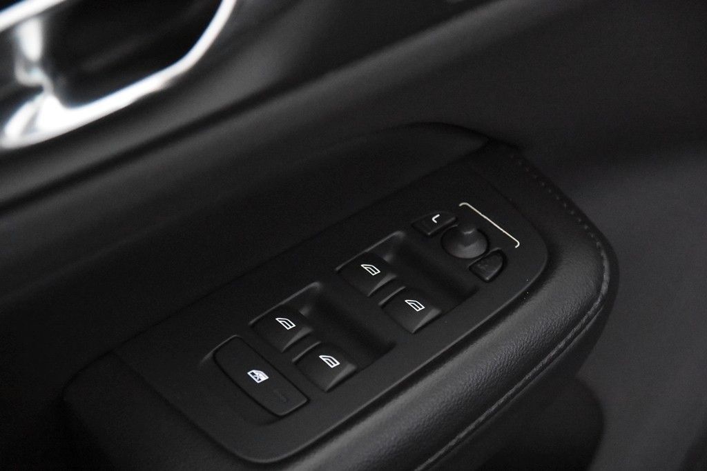 Volvo V60 B3 Momentum *1.Hand*Pano.*SHZ*Navi* foto 21