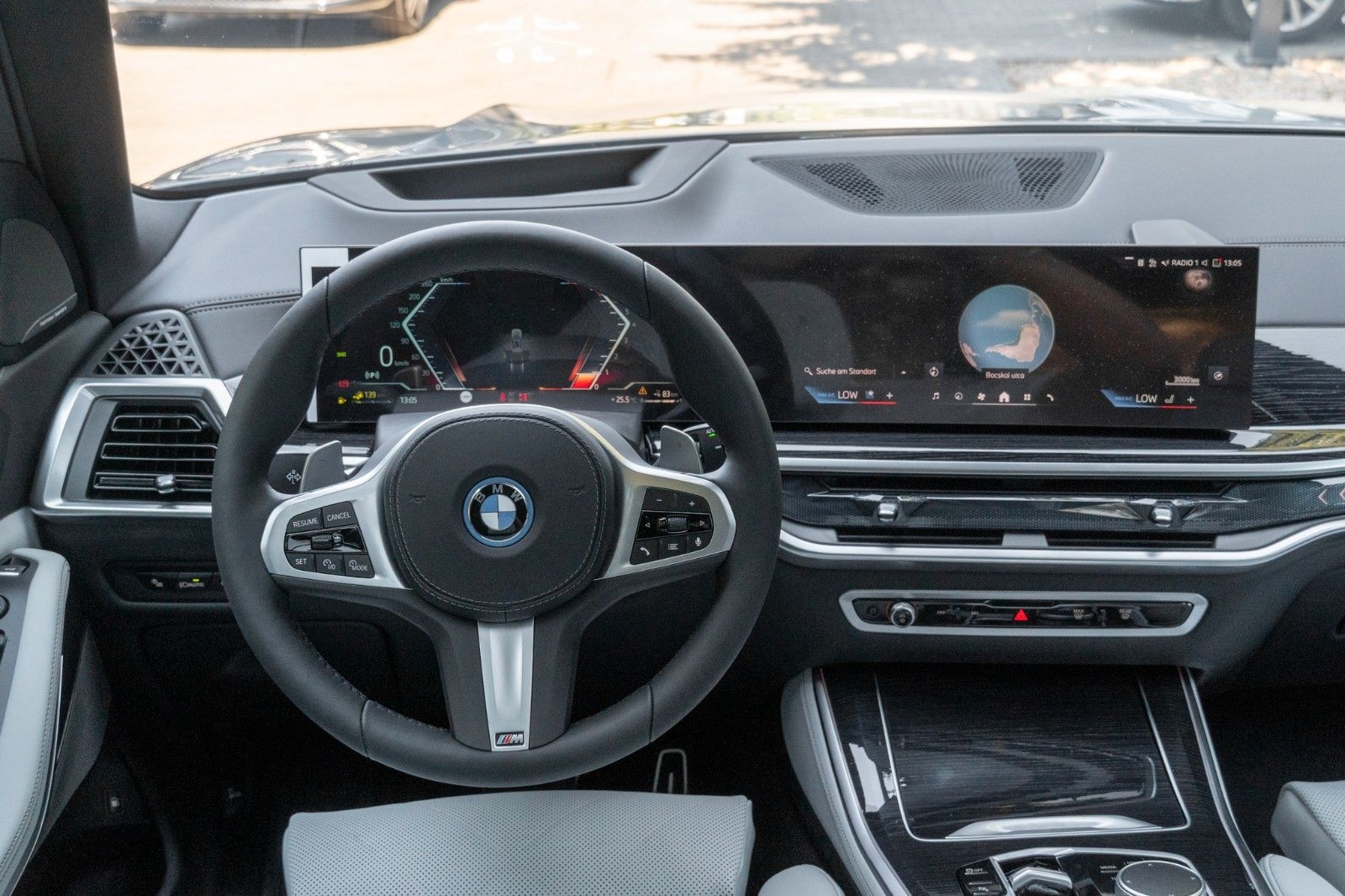 BMW X5 50e M SPORT.PANO.DR.ASS.360.LUFTF.H/K.AHK.22" foto 12