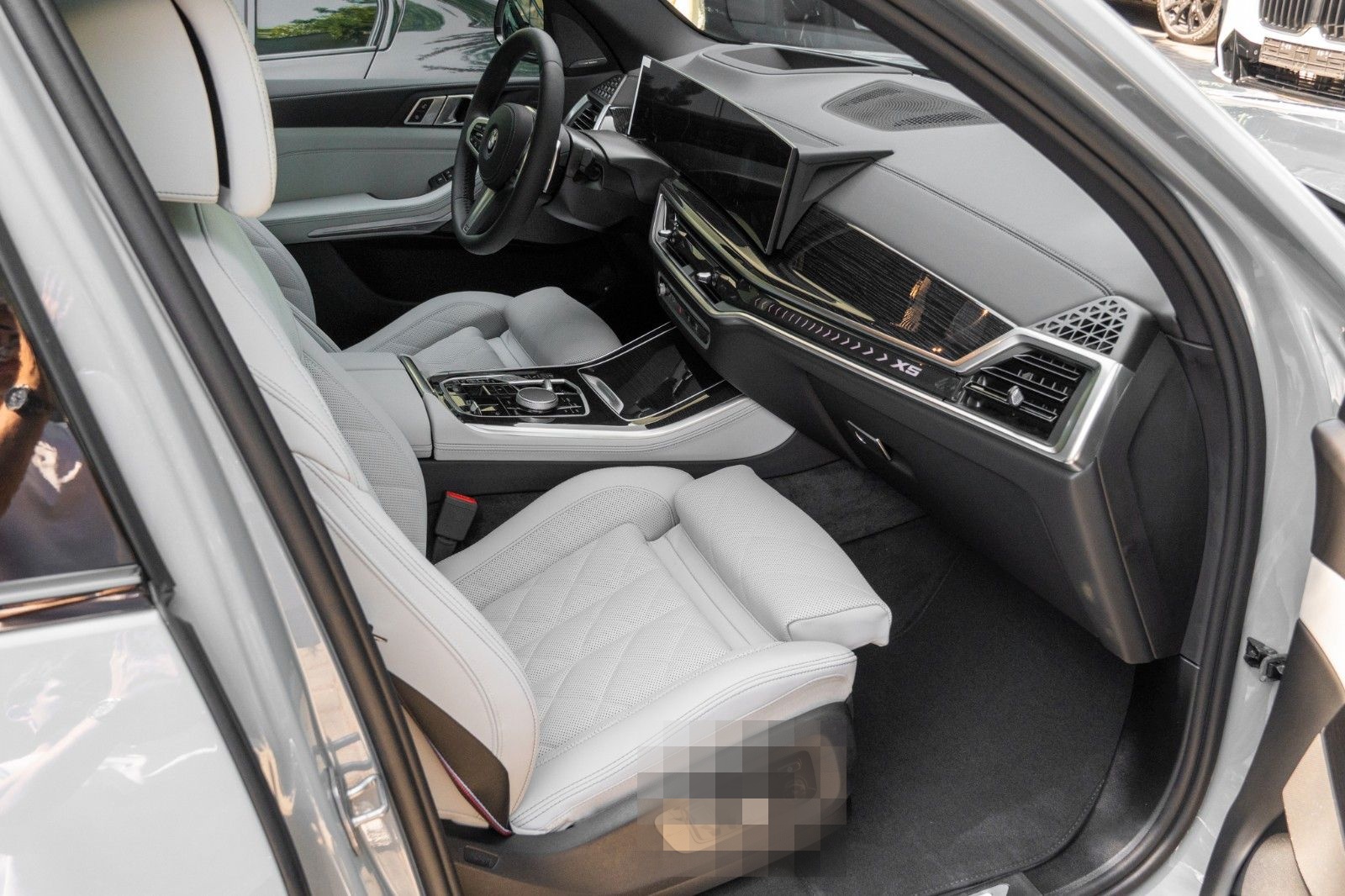 BMW X5 50e M SPORT.PANO.DR.ASS.360.LUFTF.H/K.AHK.22" foto 25