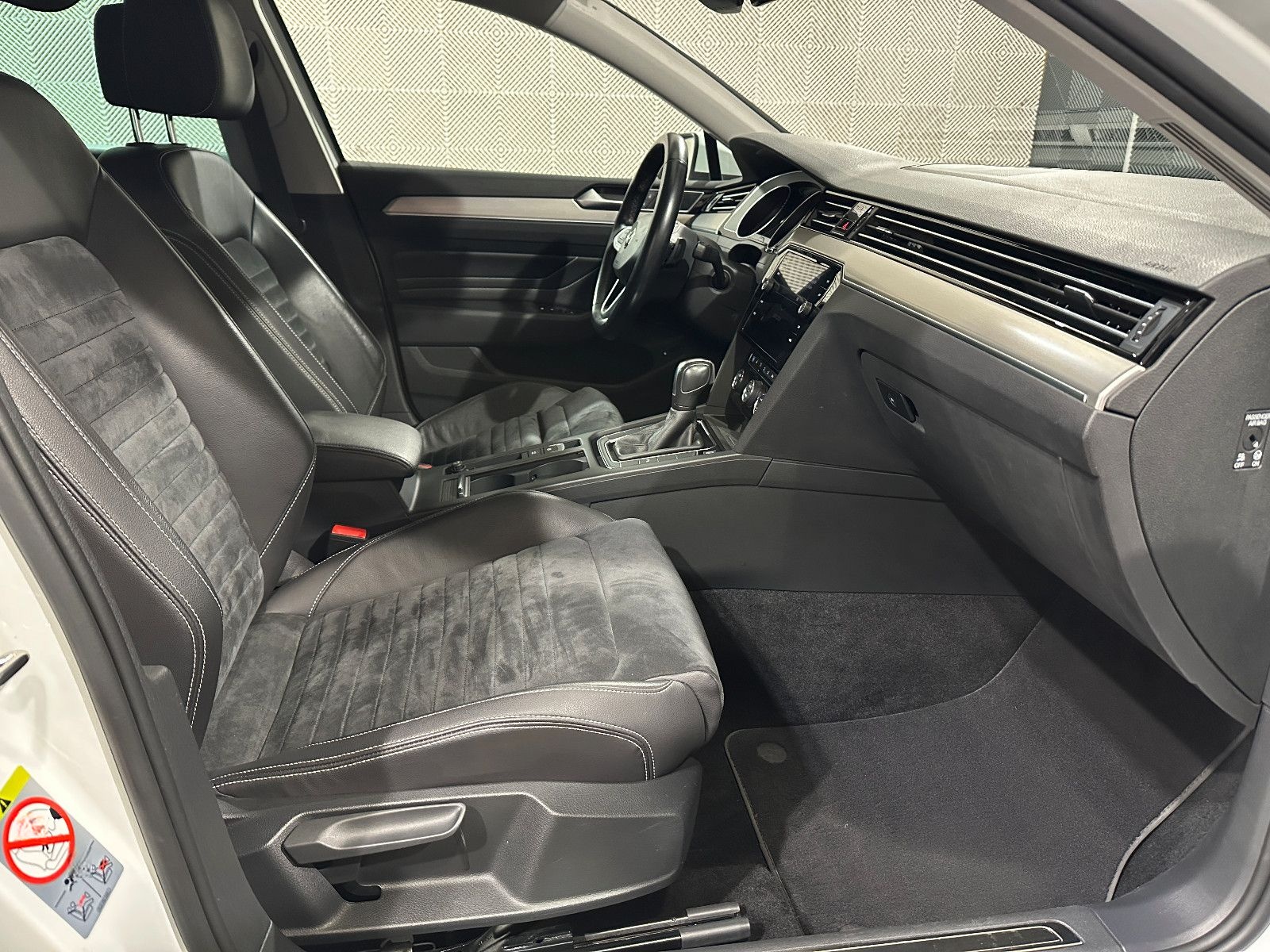 Volkswagen Passat Variant*ELEGANCE*MATRIX-ACC-AHK-R.KAM-SHZ foto 16