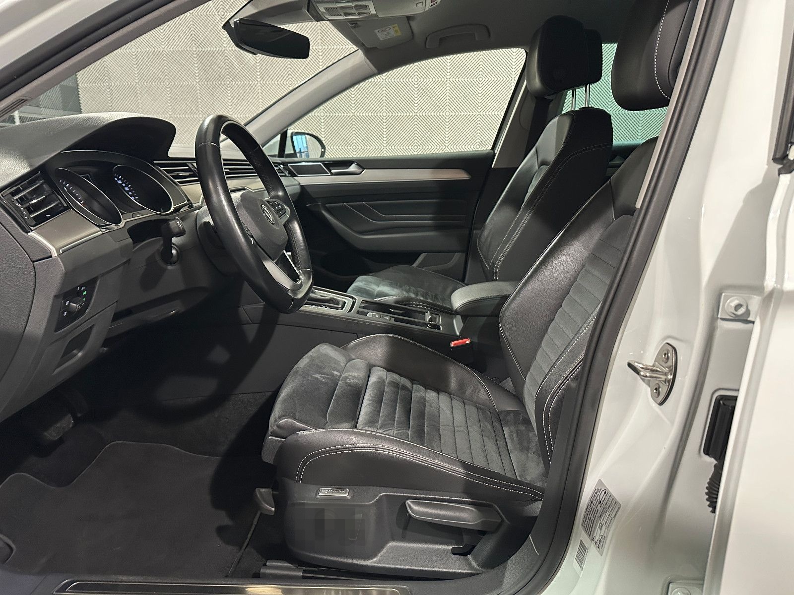 Volkswagen Passat Variant*ELEGANCE*MATRIX-ACC-AHK-R.KAM-SHZ foto 19