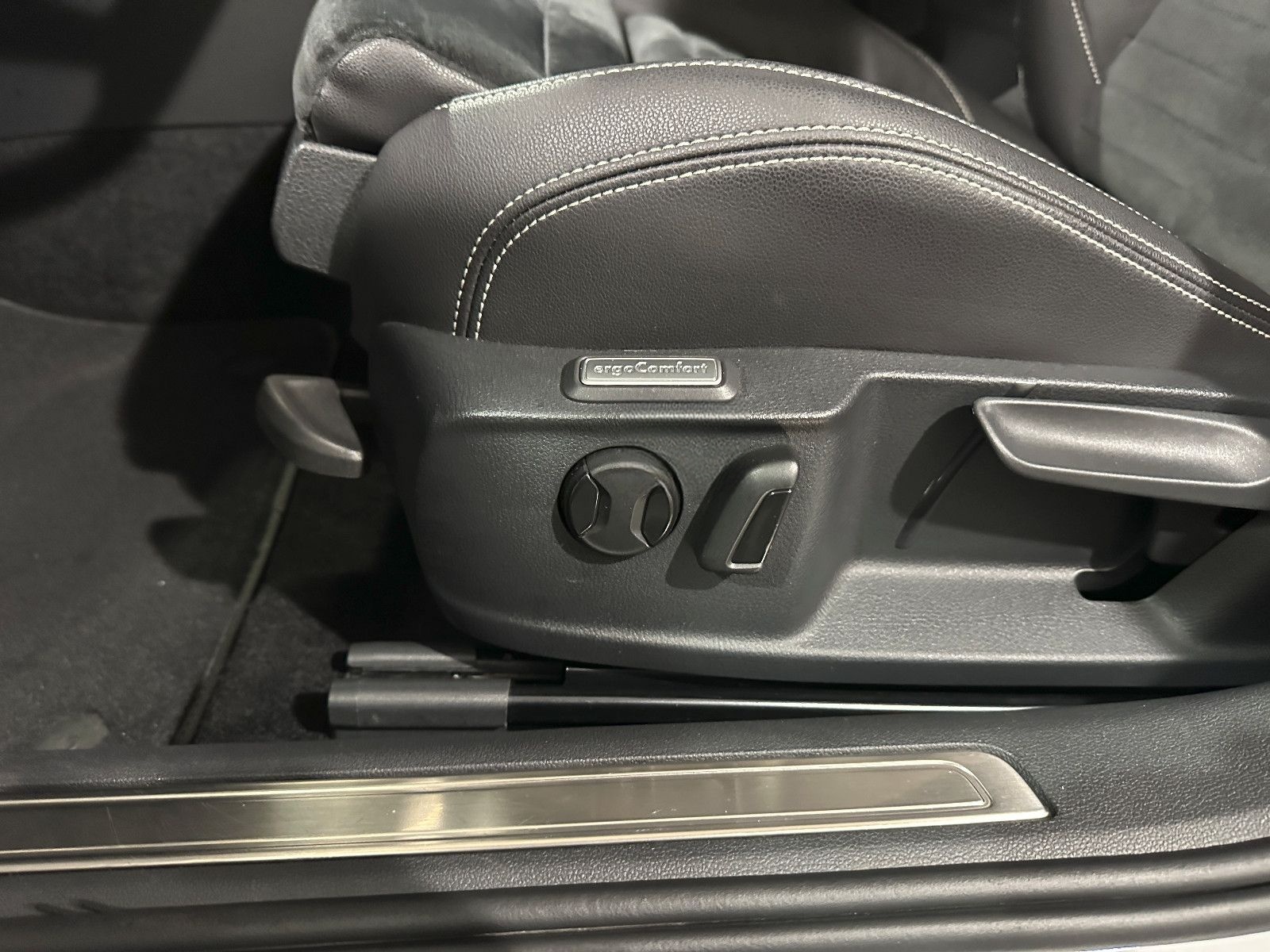 Volkswagen Passat Variant*ELEGANCE*MATRIX-ACC-AHK-R.KAM-SHZ foto 20