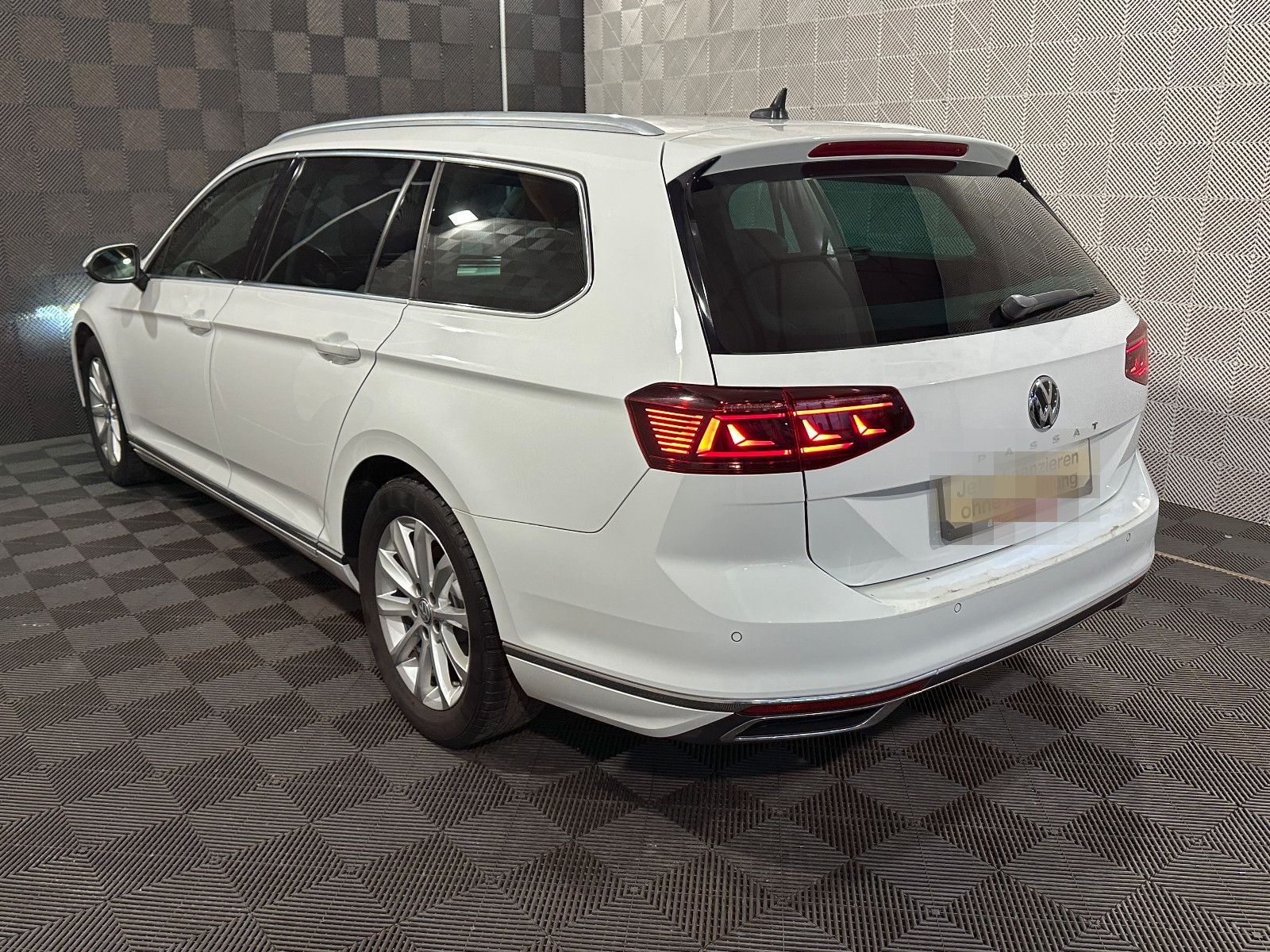Volkswagen Passat Variant*ELEGANCE*MATRIX-ACC-AHK-R.KAM-SHZ foto 3