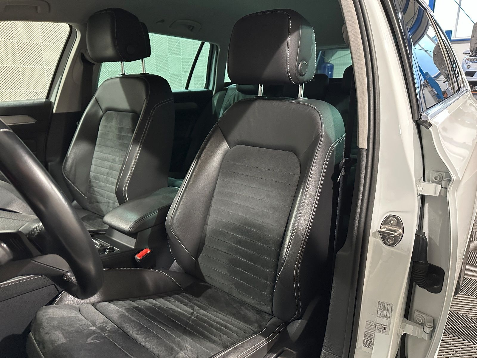 Volkswagen Passat Variant*ELEGANCE*MATRIX-ACC-AHK-R.KAM-SHZ foto 21