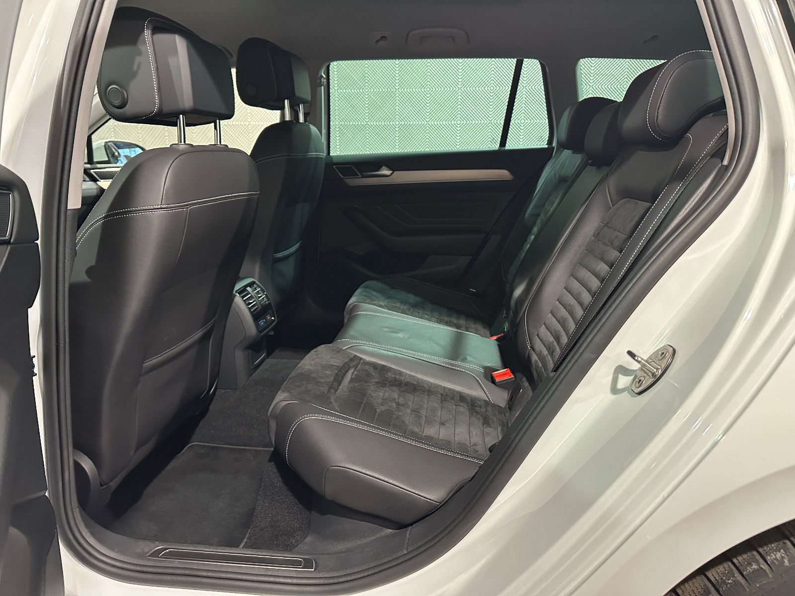 Volkswagen Passat Variant*ELEGANCE*MATRIX-ACC-AHK-R.KAM-SHZ foto 22
