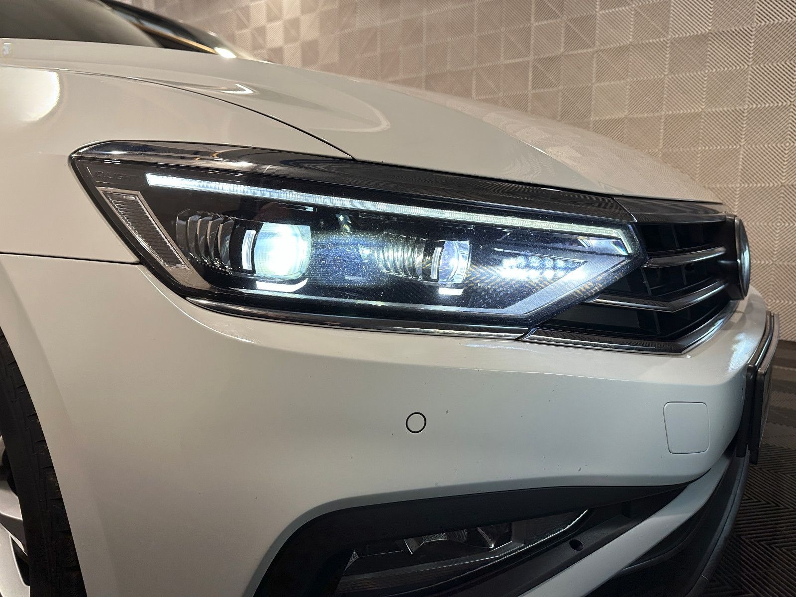 Volkswagen Passat Variant*ELEGANCE*MATRIX-ACC-AHK-R.KAM-SHZ foto 10