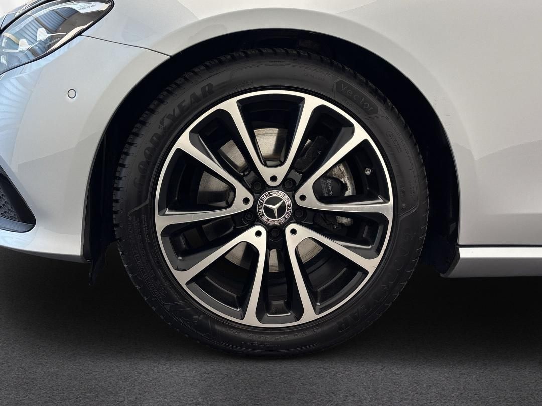 Mercedes-Benz E 220 Avantgarde foto 11