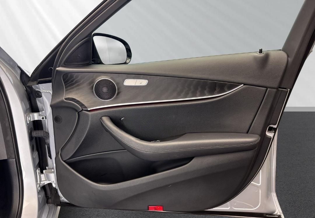 Mercedes-Benz E 220 Avantgarde foto 10
