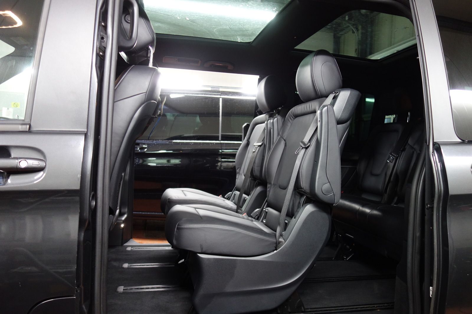 Mercedes-Benz V 300 d AMG Lang 3xeTÜR/PANO/STDHZG/AHK/eSITZE foto 10