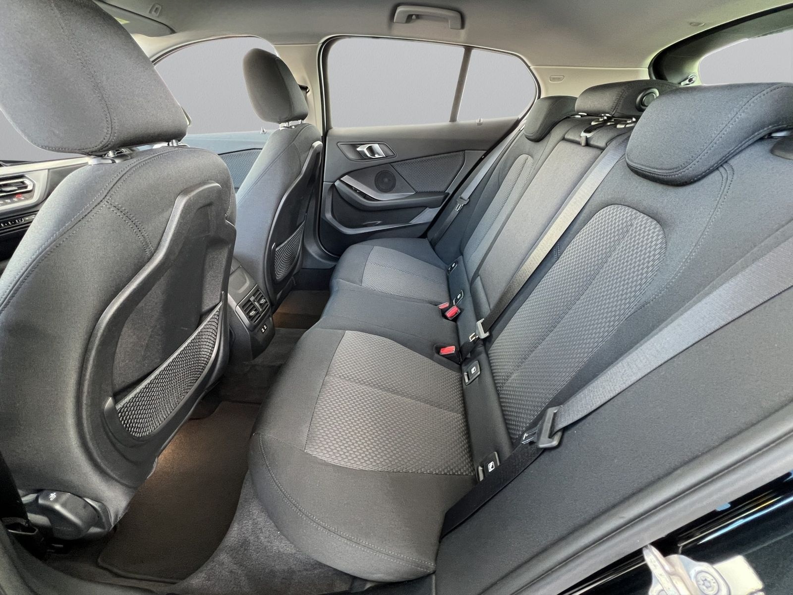 BMW 118i Advantage NAVI LED AHK HUD PDC foto 7