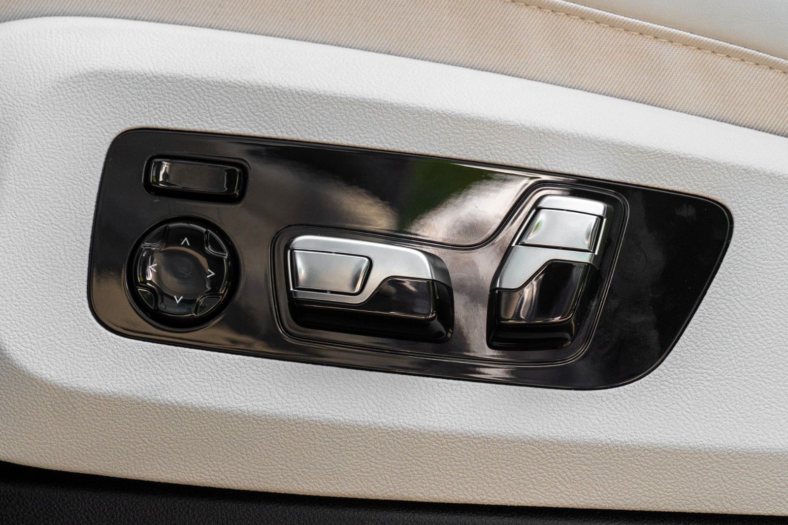 BMW X7 40d M SPORT.SOFTC.LUFTF.PANO.DR.ASS.AHK.5/100 foto 21
