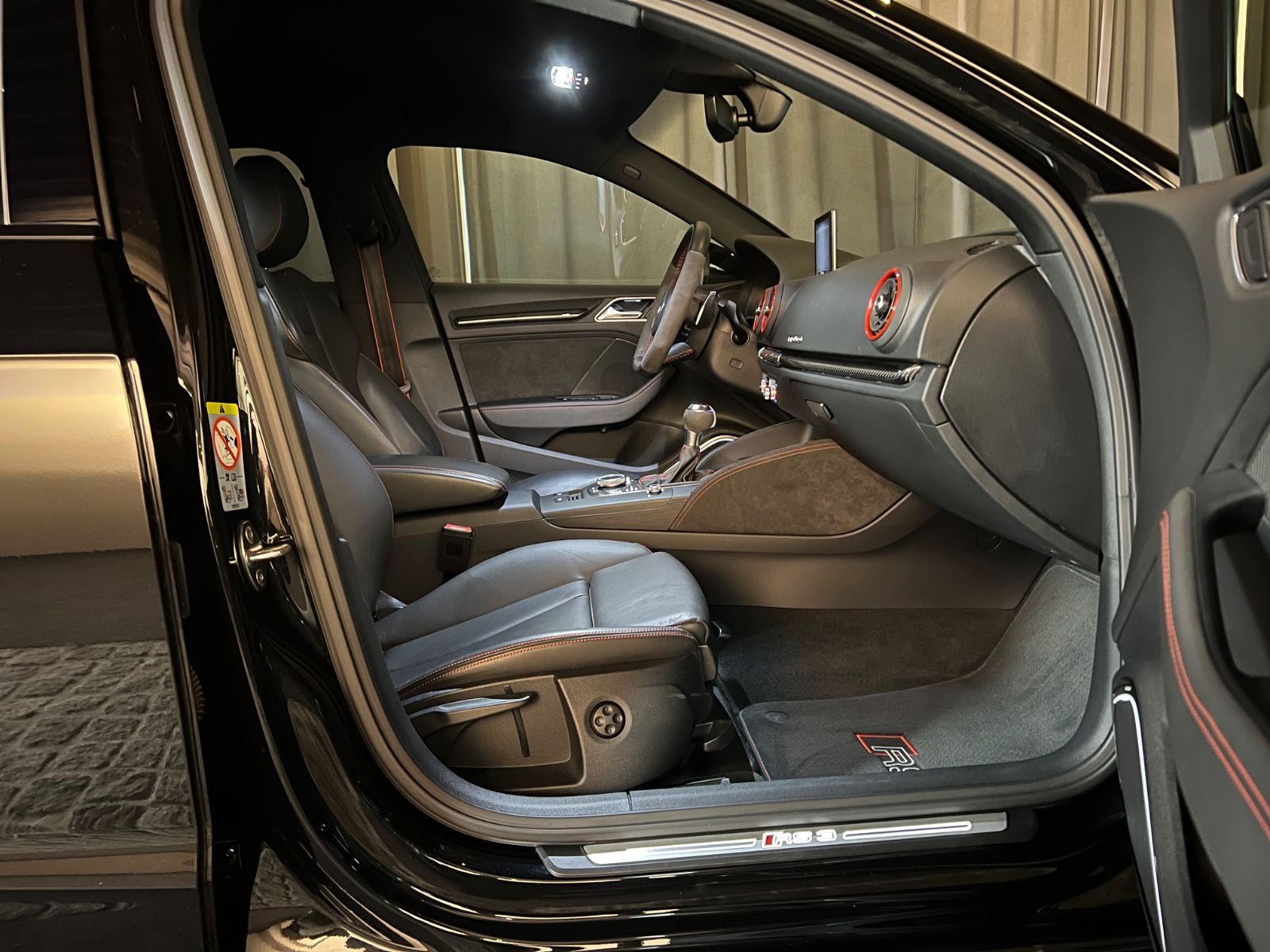 Audi RS 3 Sportback 2.5 TFSI Quattro foto 17