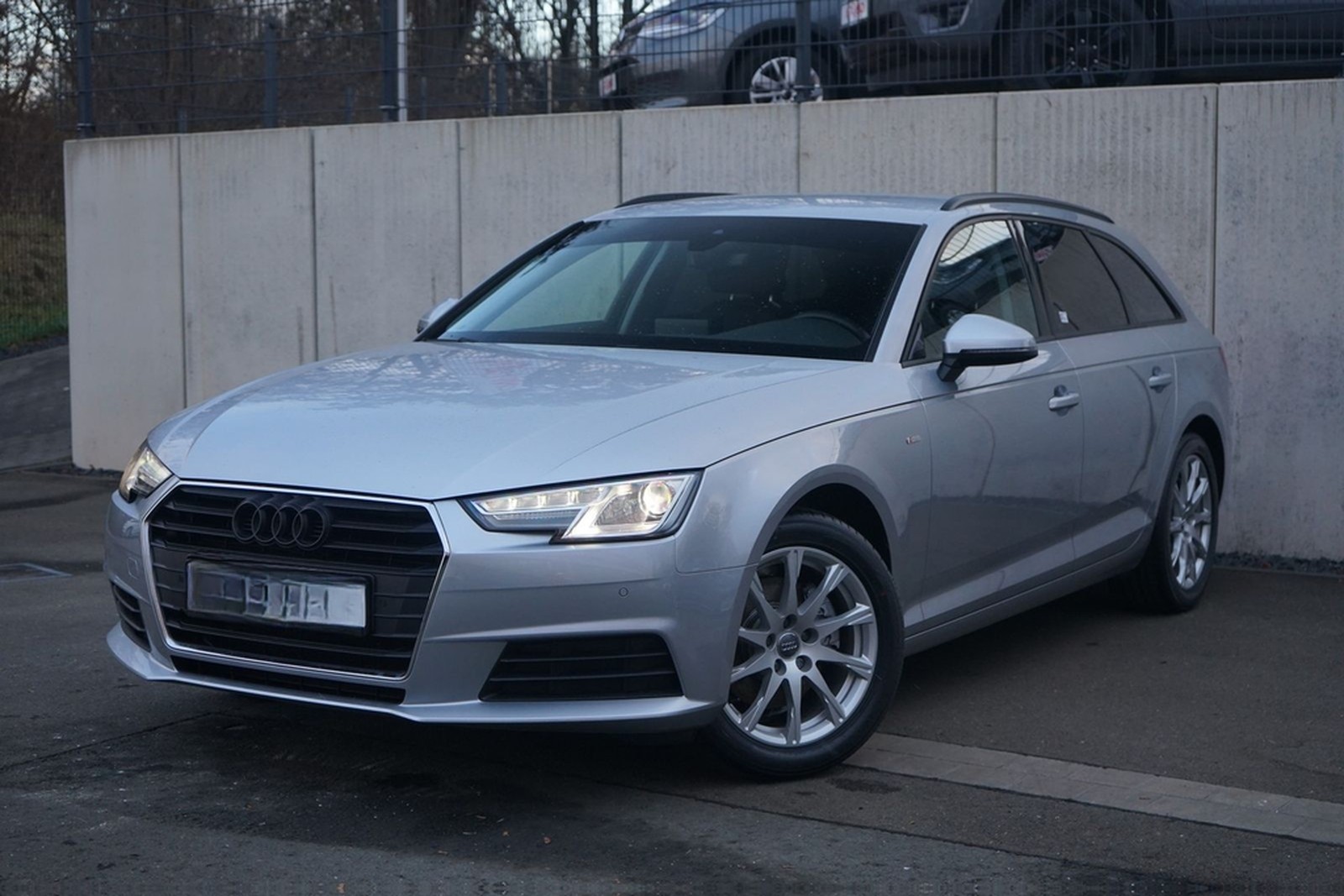 Audi A4 Avant 1.4 TFSI S-Tronic Xenon Navi Kamera foto 2