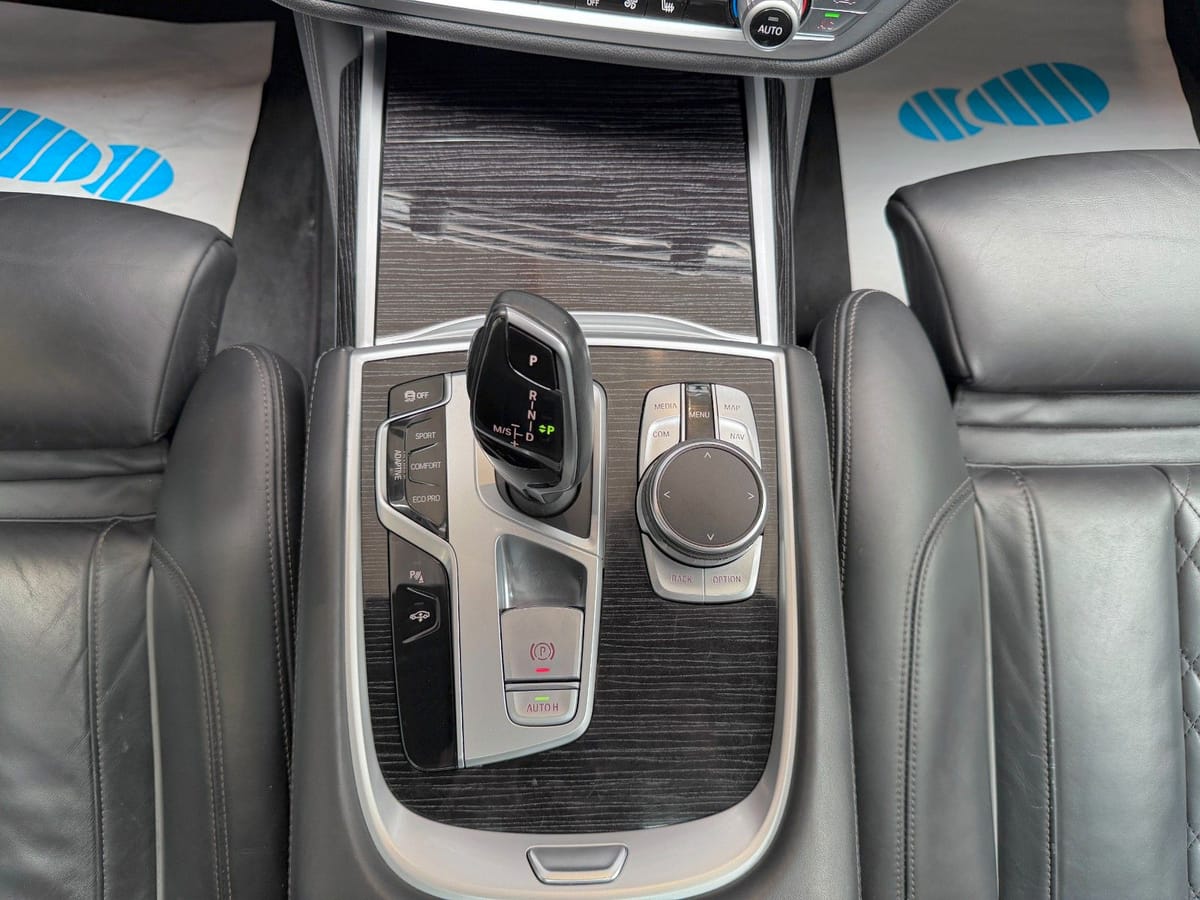 BMW 750i M-Paket Sport Performance 449PS VOLL foto 22